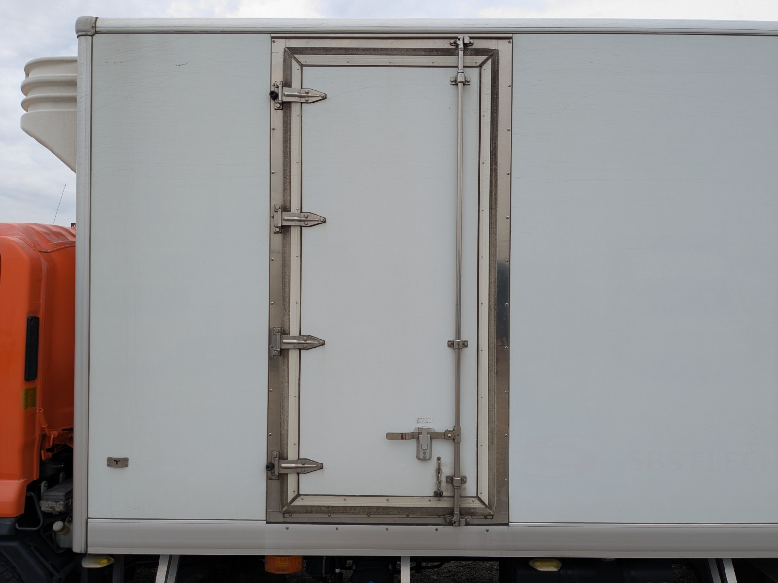 いすゞ フォワード 2PG-FRR90T2(2WD)の写真30