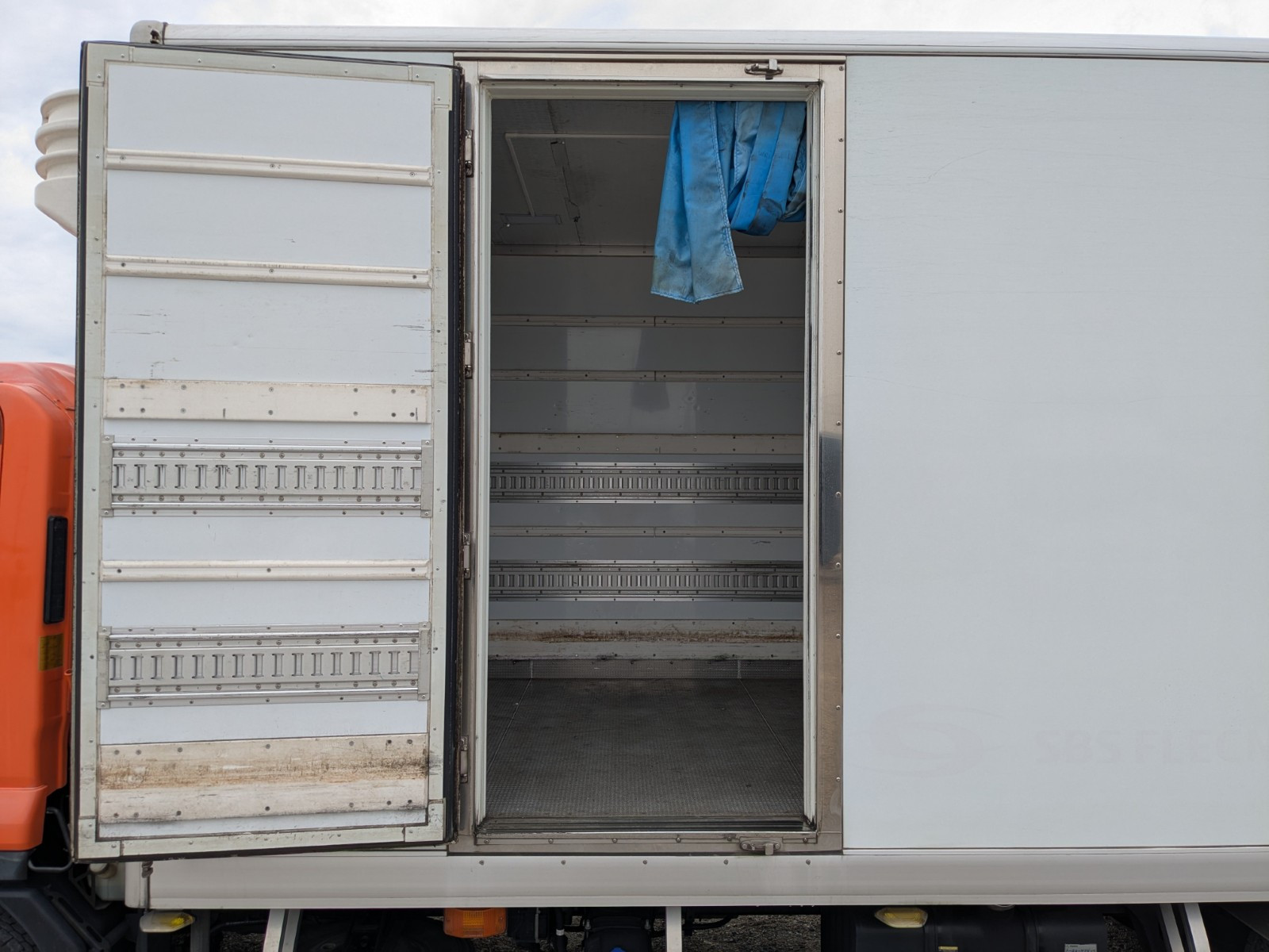 いすゞ フォワード 2PG-FRR90T2(2WD)の写真31