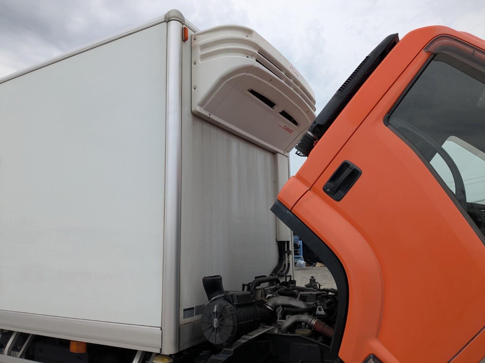 いすゞ フォワード 2PG-FRR90T2(2WD)の写真48