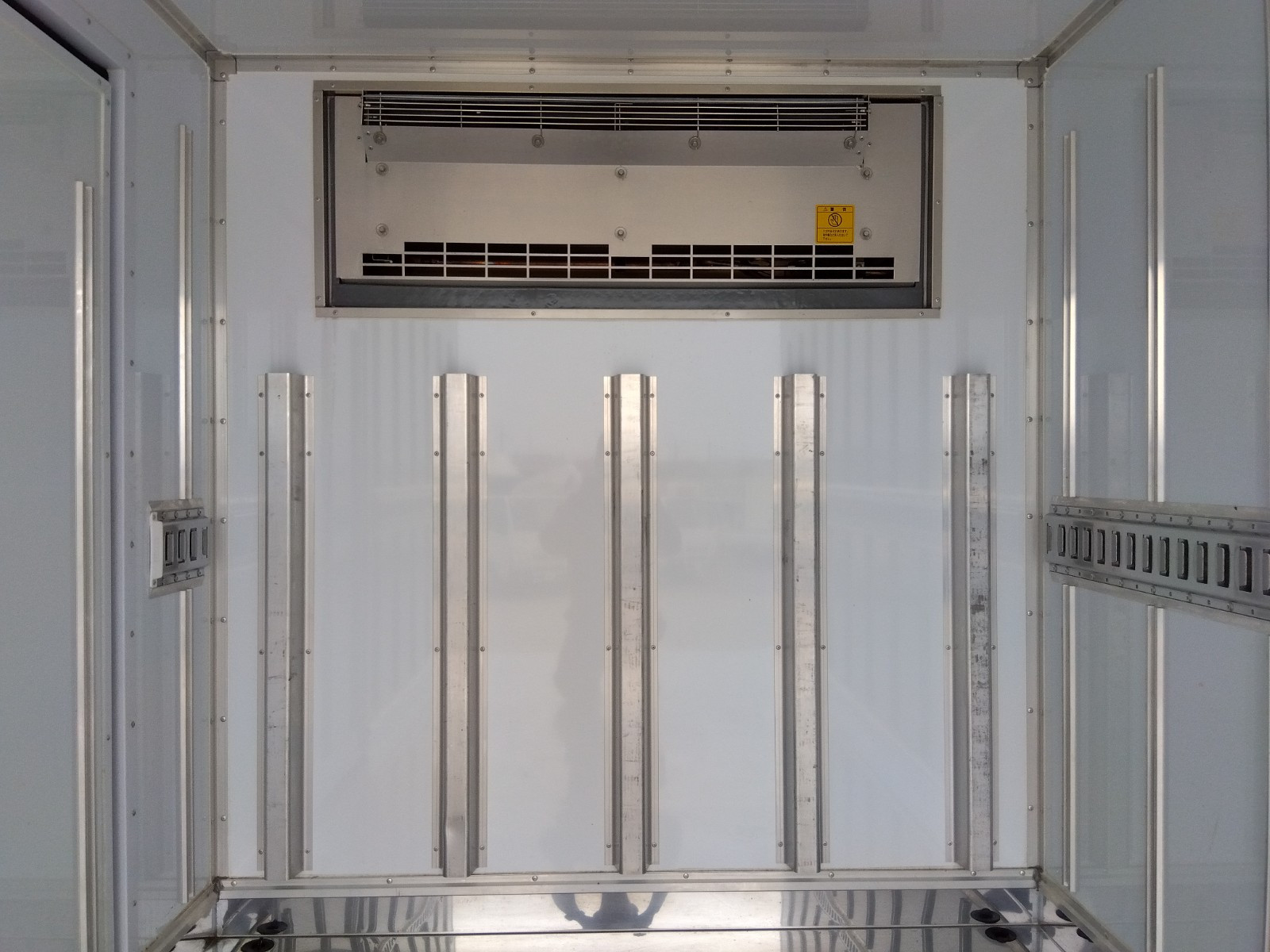 三菱 キャンター 2RG-FBAV0(2WD)の写真17