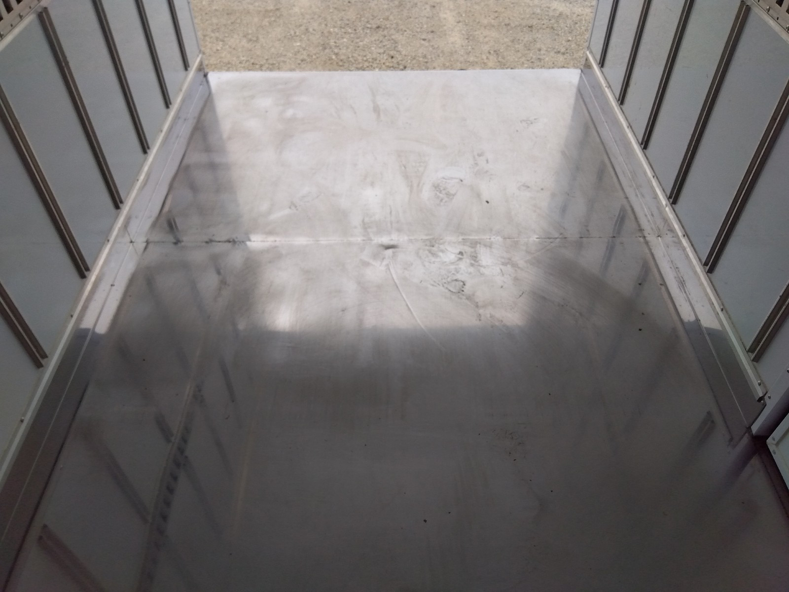 三菱 キャンター 2RG-FBAV0(2WD)の写真18