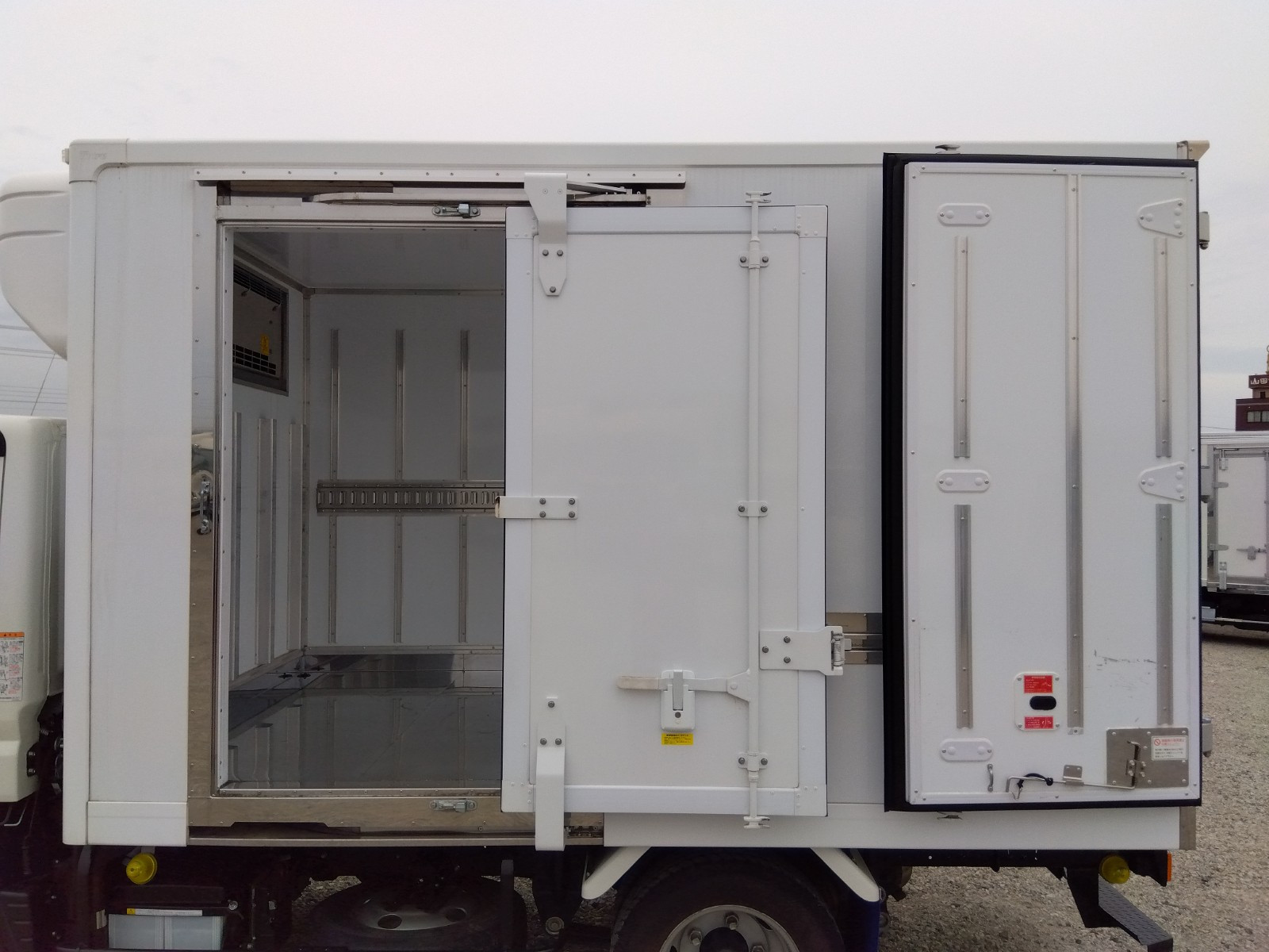 三菱 キャンター 2RG-FBAV0(2WD)の写真21