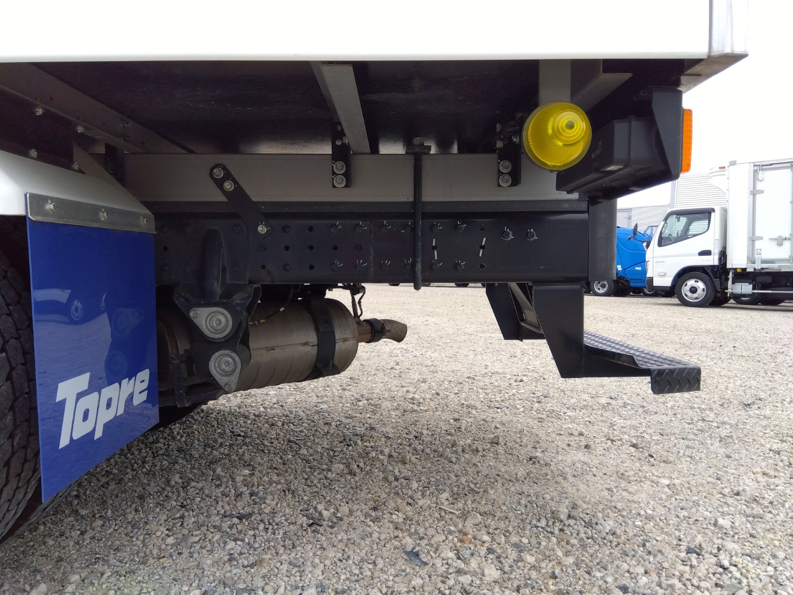 三菱 キャンター 2RG-FBAV0(2WD)の写真23