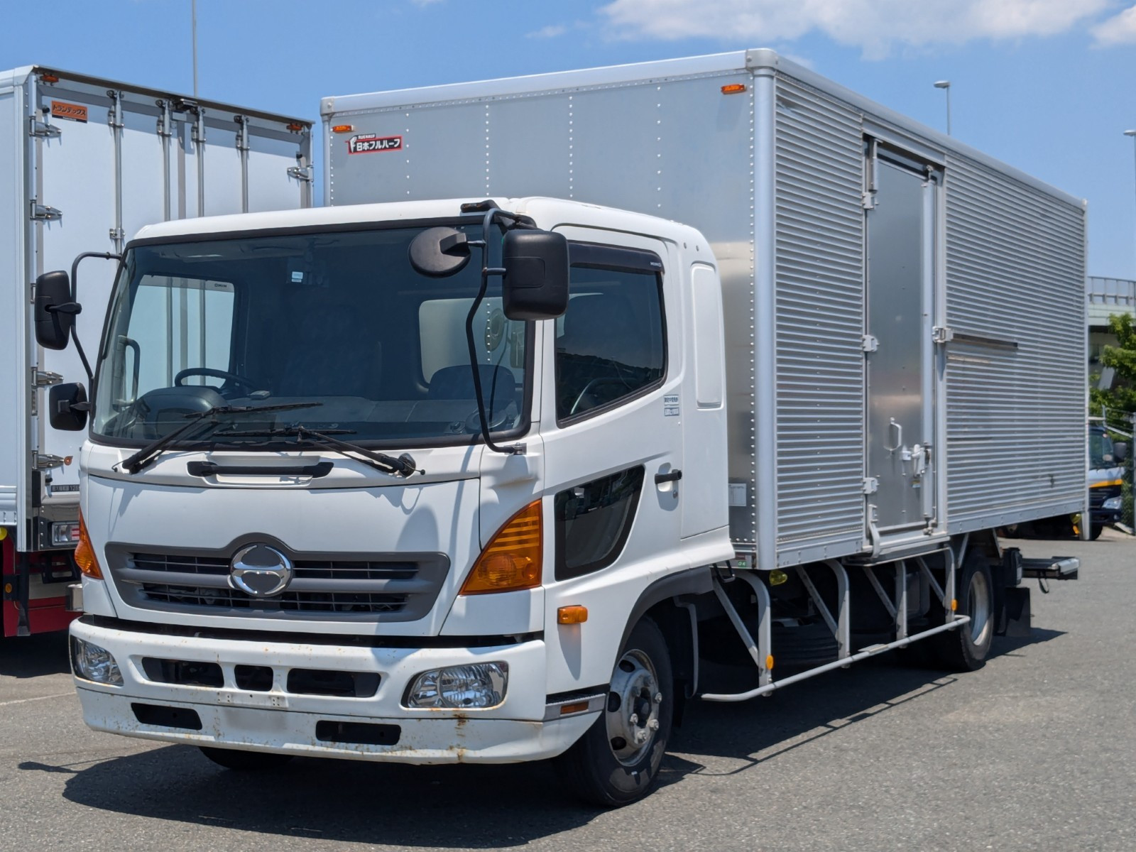 日野 レンジャー TKG-FD9JLAA(2WD)の写真1