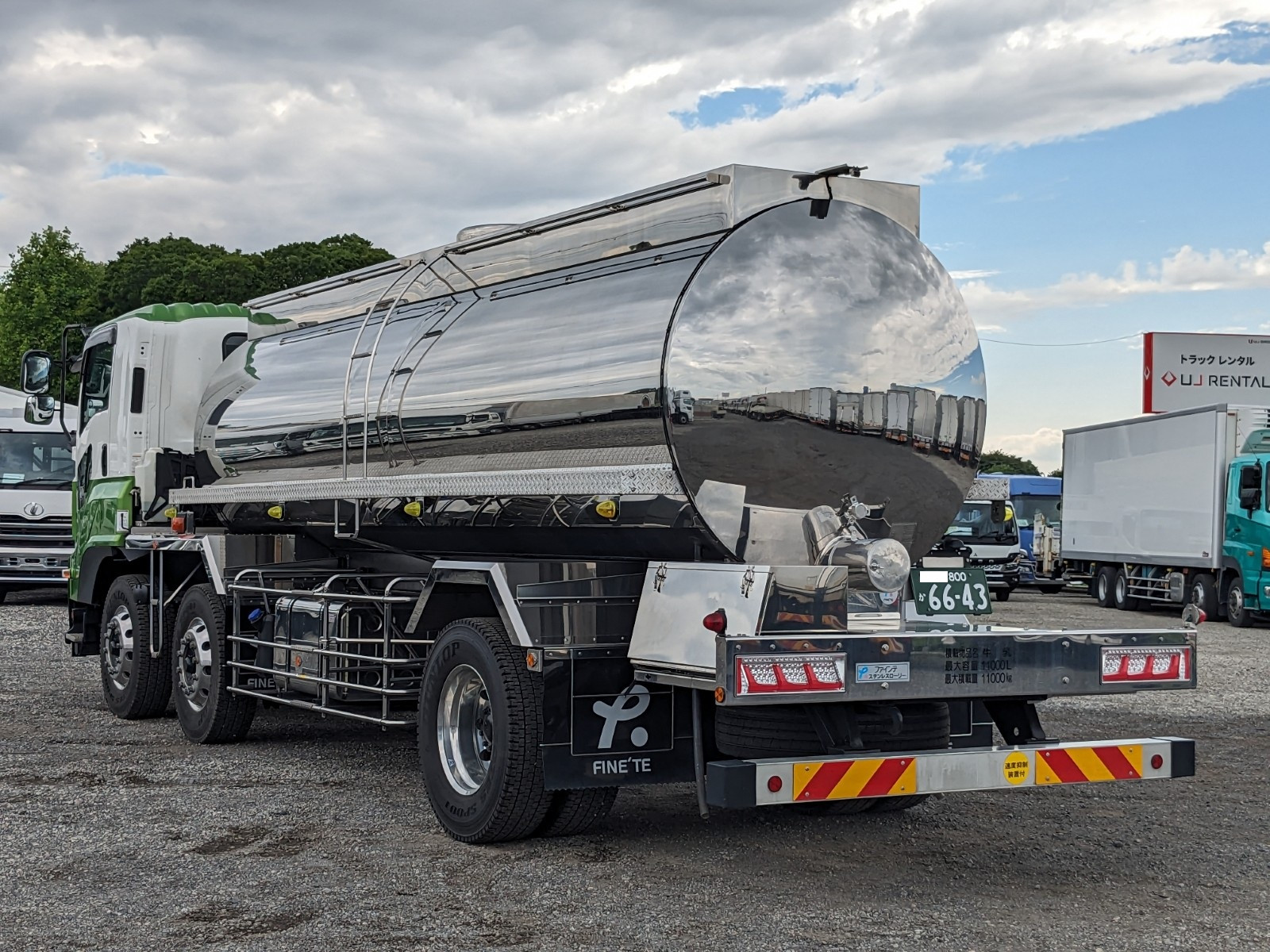 いすゞ ギガ 2PG-CYE77DM(6x2)の写真4