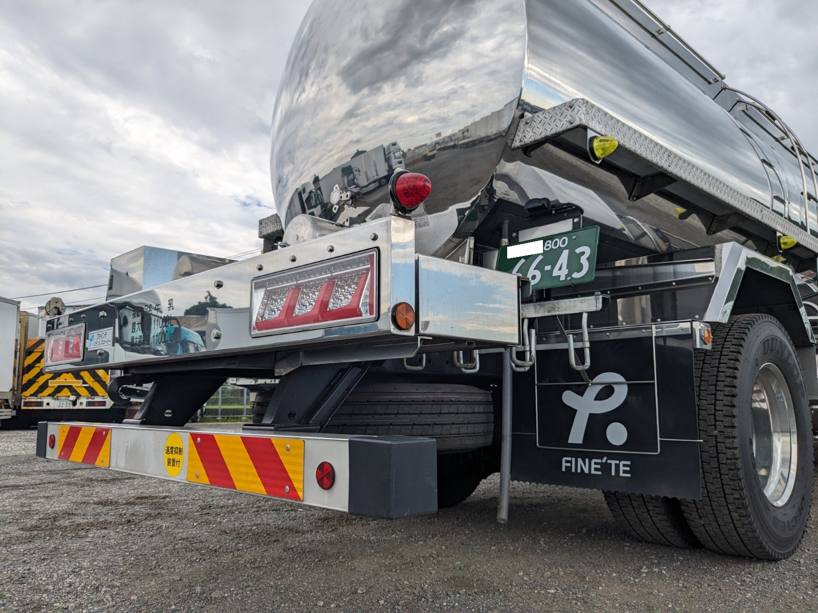 いすゞ ギガ 2PG-CYE77DM(6x2)の写真7