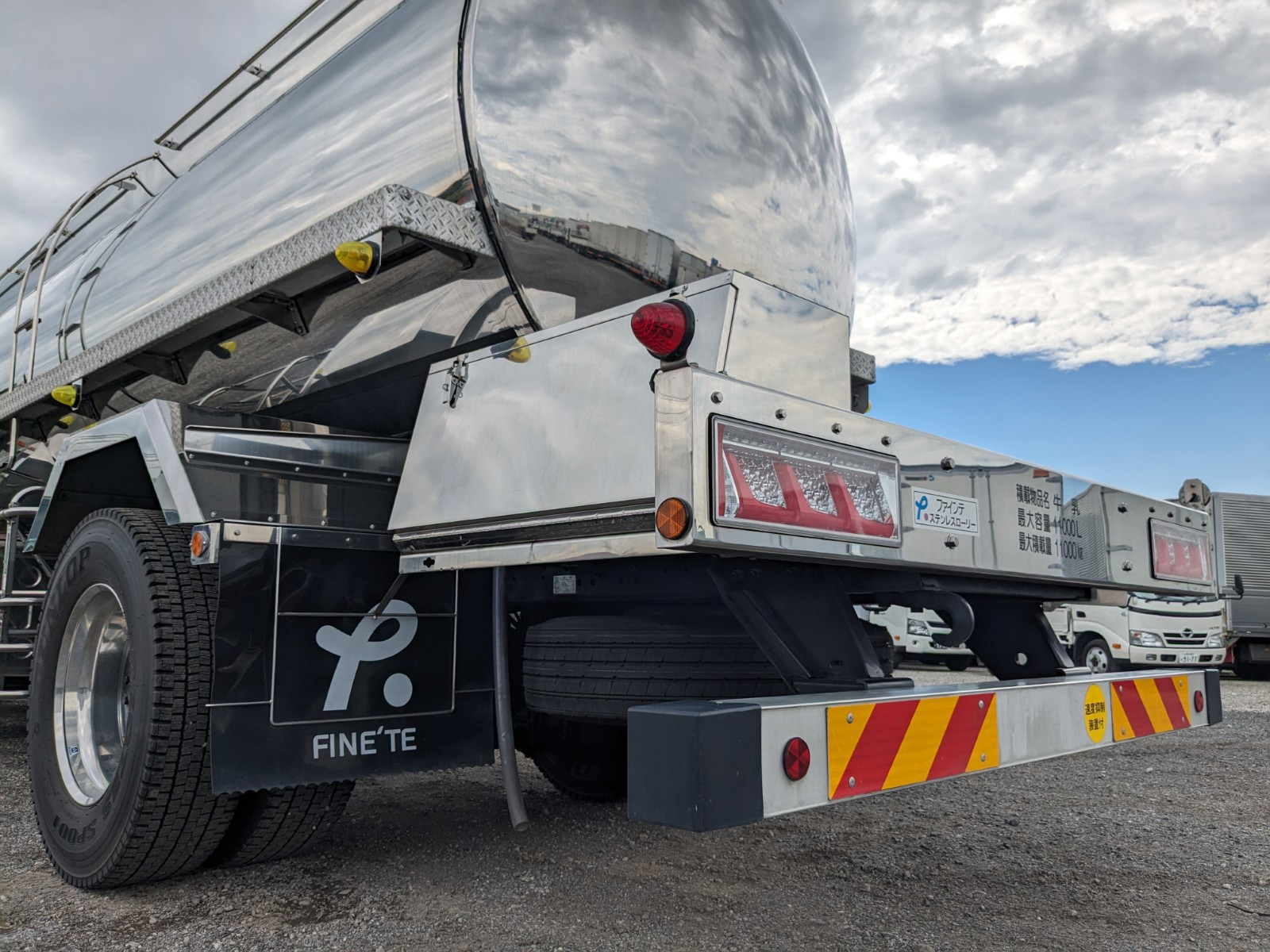 いすゞ ギガ 2PG-CYE77DM(6x2)の写真8