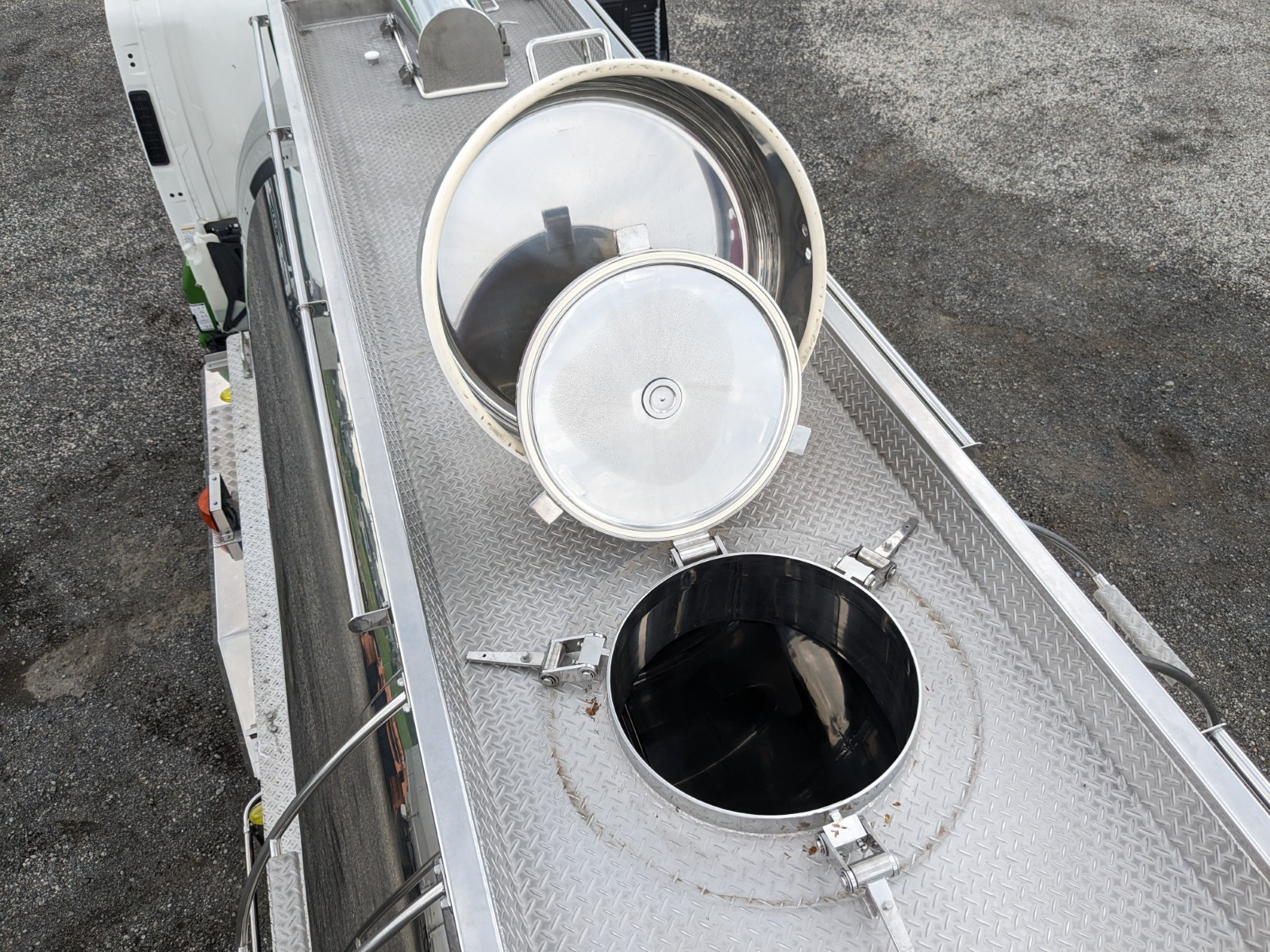 いすゞ ギガ 2PG-CYE77DM(6x2)の写真15