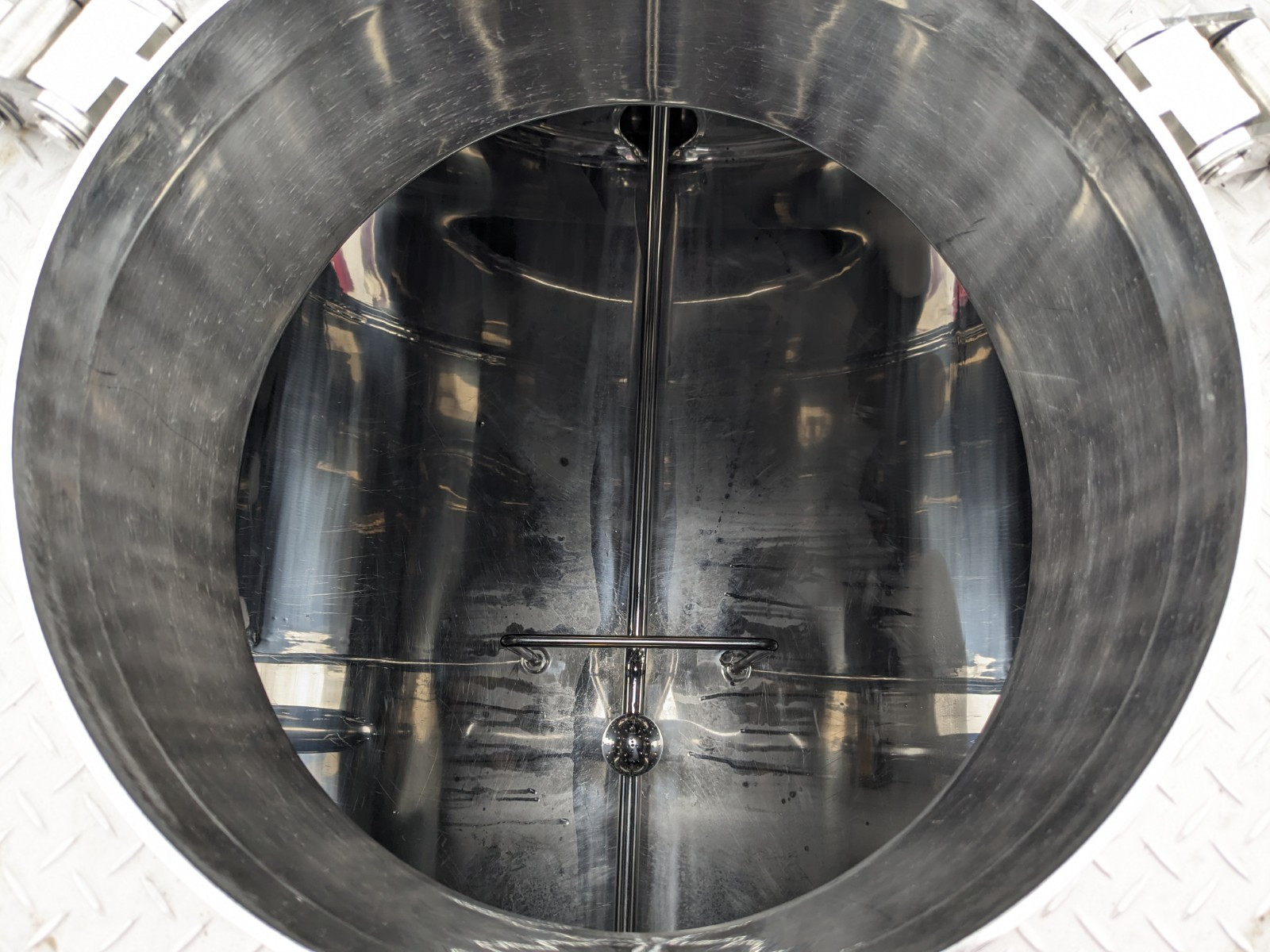 いすゞ ギガ 2PG-CYE77DM(6x2)の写真16