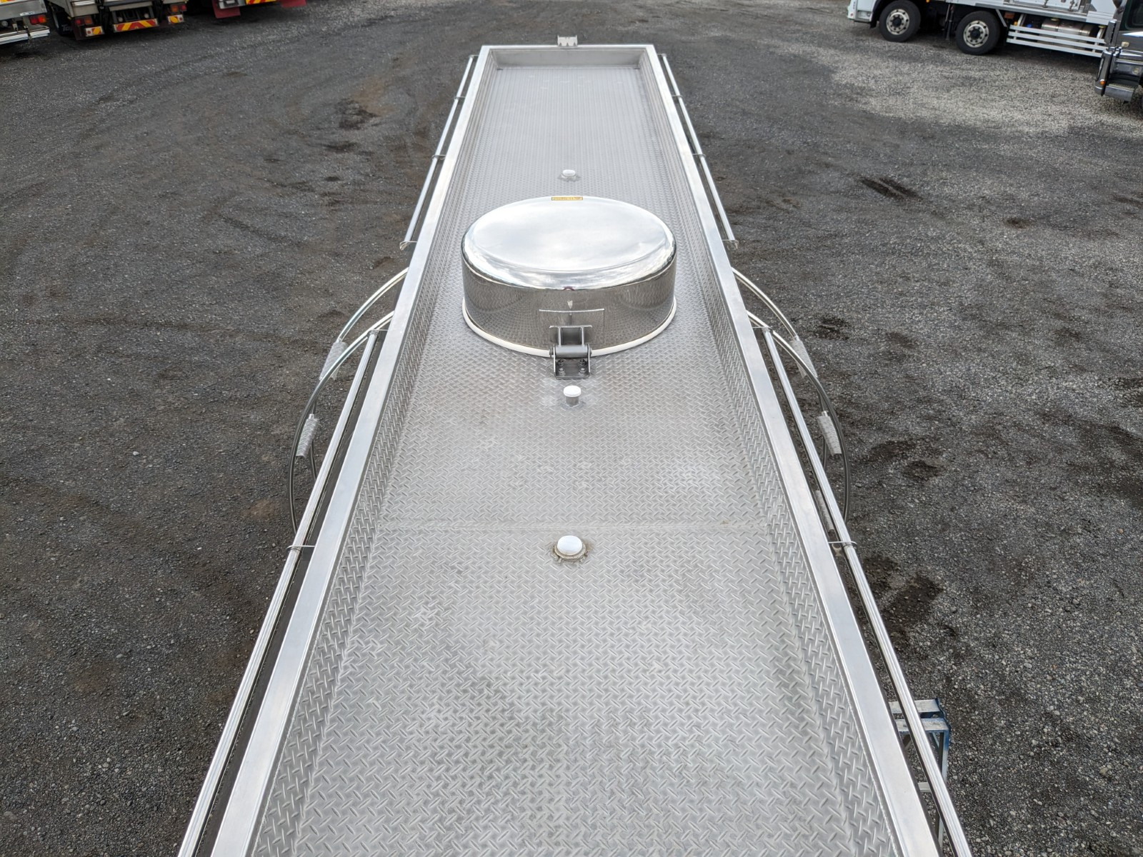 いすゞ ギガ 2PG-CYE77DM(6x2)の写真19