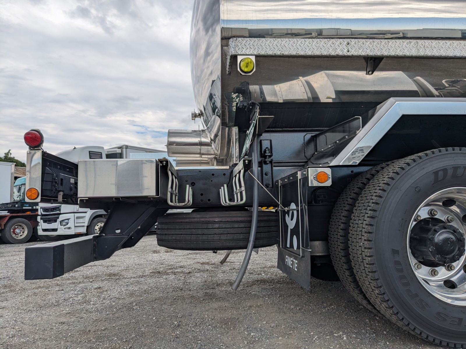 いすゞ ギガ 2PG-CYE77DM(6x2)の写真25