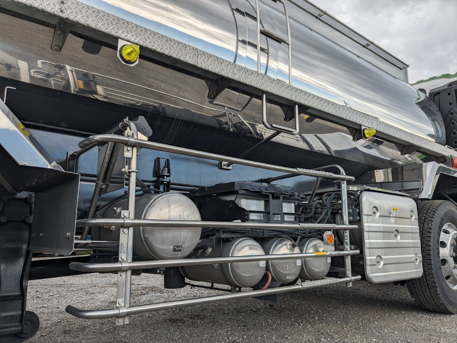 いすゞ ギガ 2PG-CYE77DM(6x2)の写真28