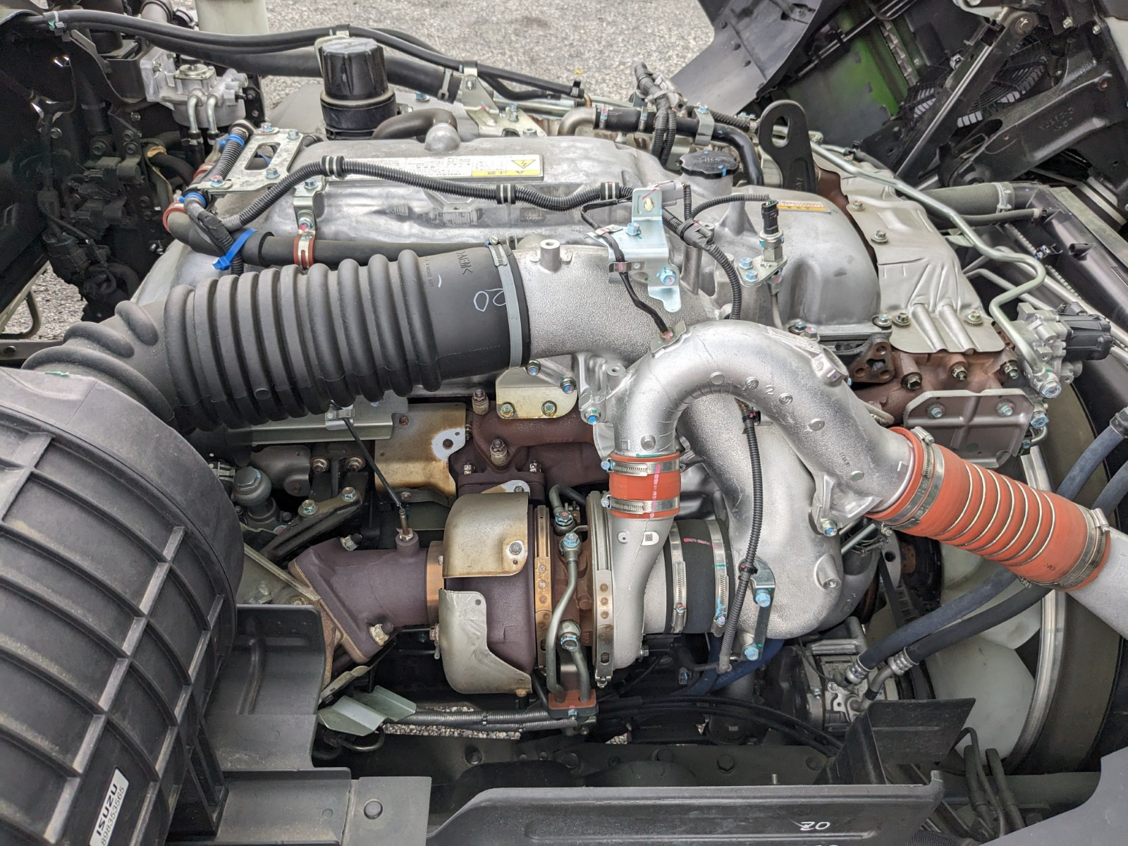 いすゞ ギガ 2PG-CYE77DM(6x2)の写真39