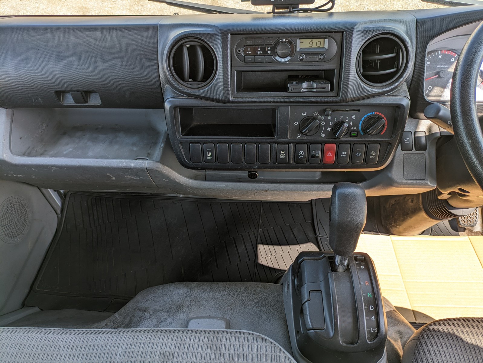 日野 デュトロ TPG-XZU605M(2WD)の写真30