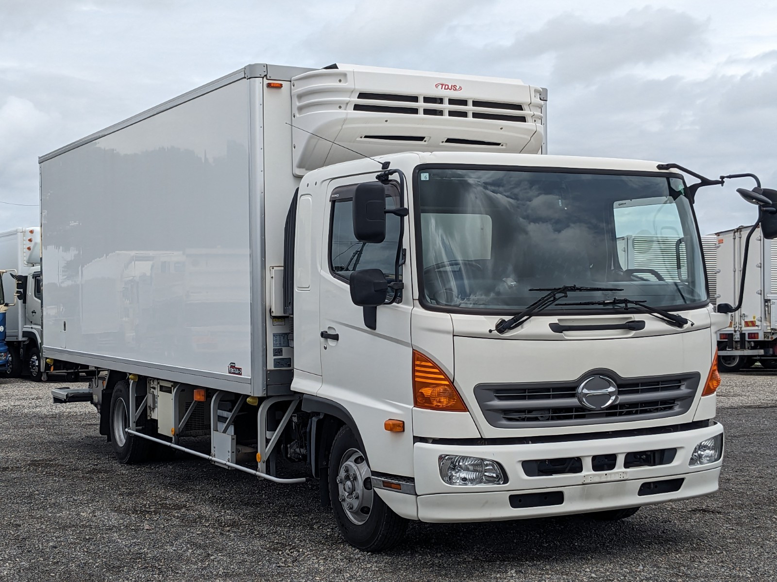 日野 レンジャー TKG-FD9JLAA(2WD)の写真3