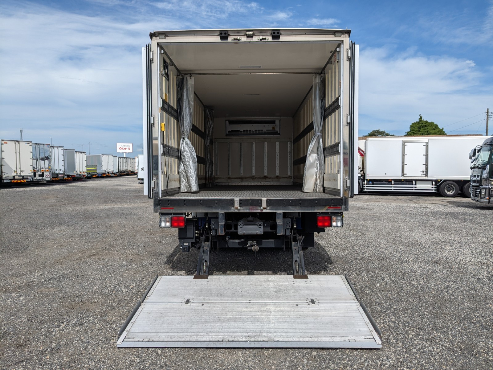 日野 レンジャー 2KG-FC2ABA(2WD)の写真11