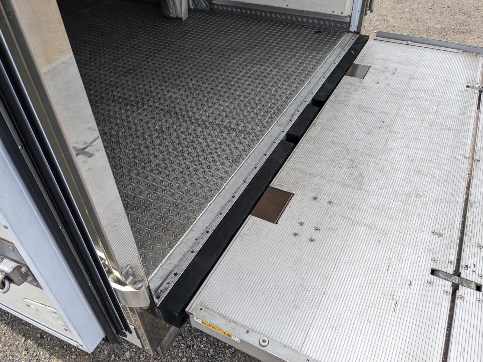 日野 レンジャー 2KG-FC2ABA(2WD)の写真13