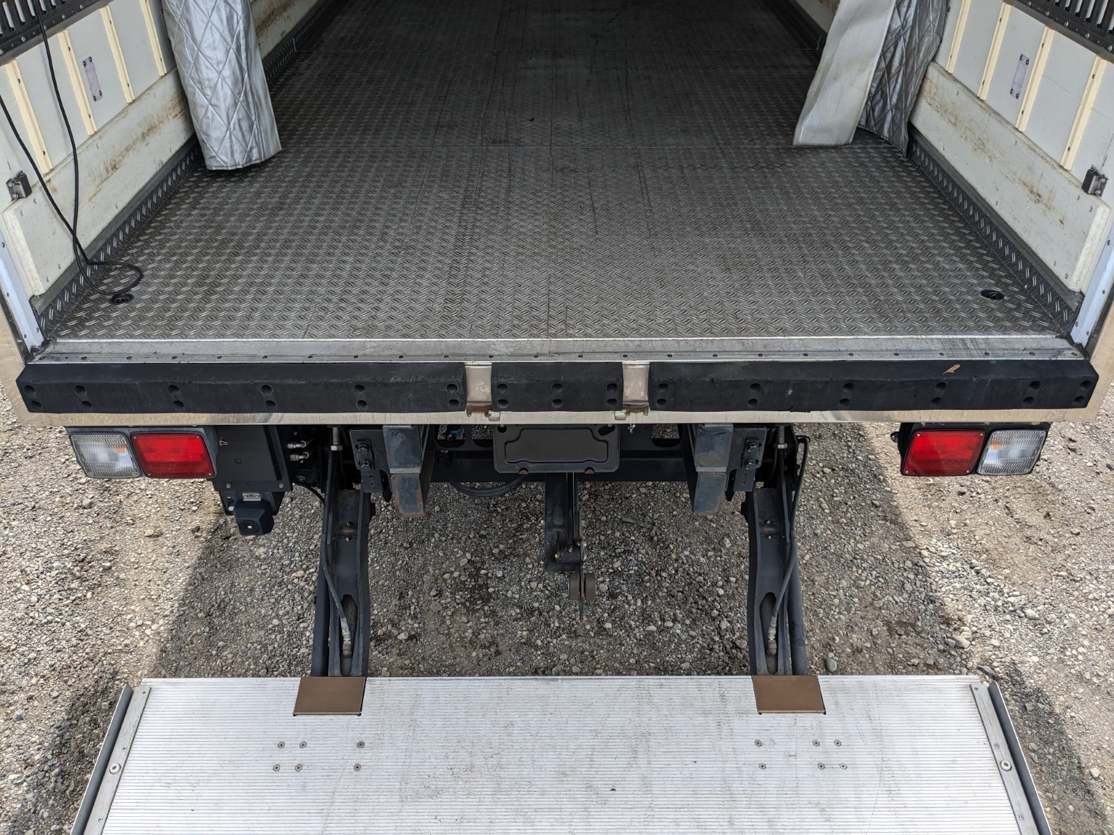 日野 レンジャー 2KG-FC2ABA(2WD)の写真14