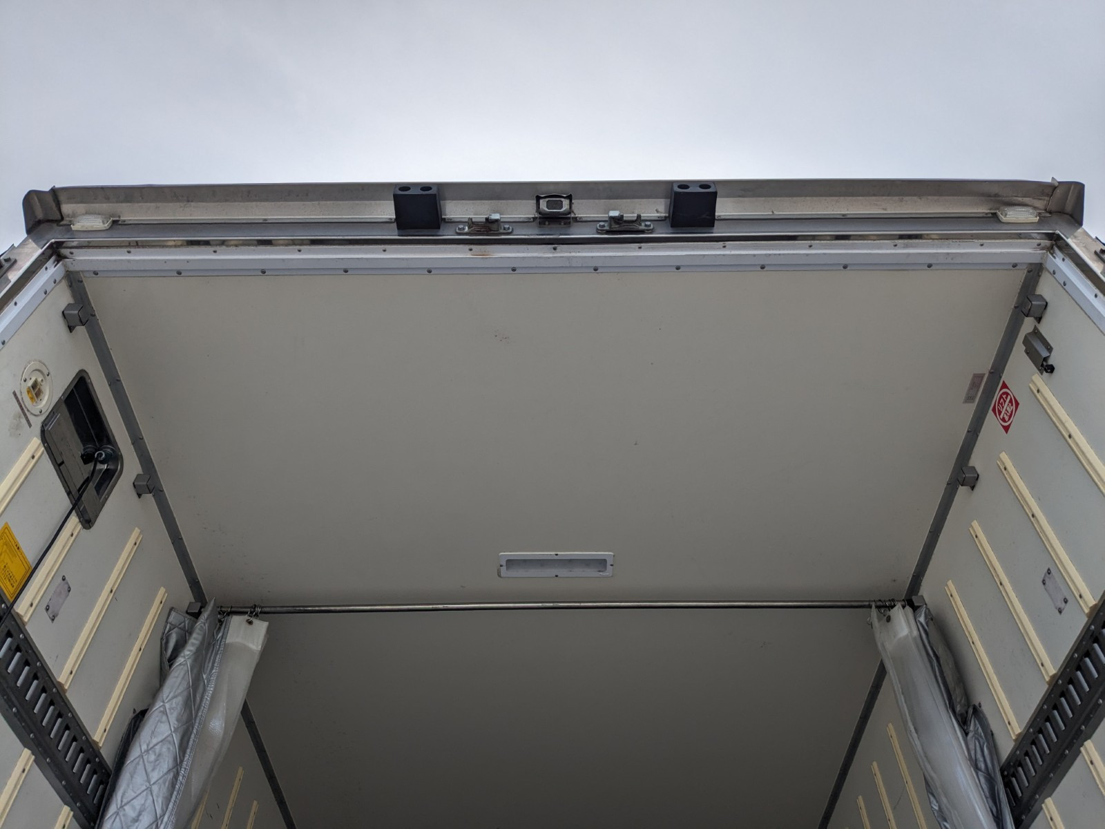 日野 レンジャー 2KG-FC2ABA(2WD)の写真15