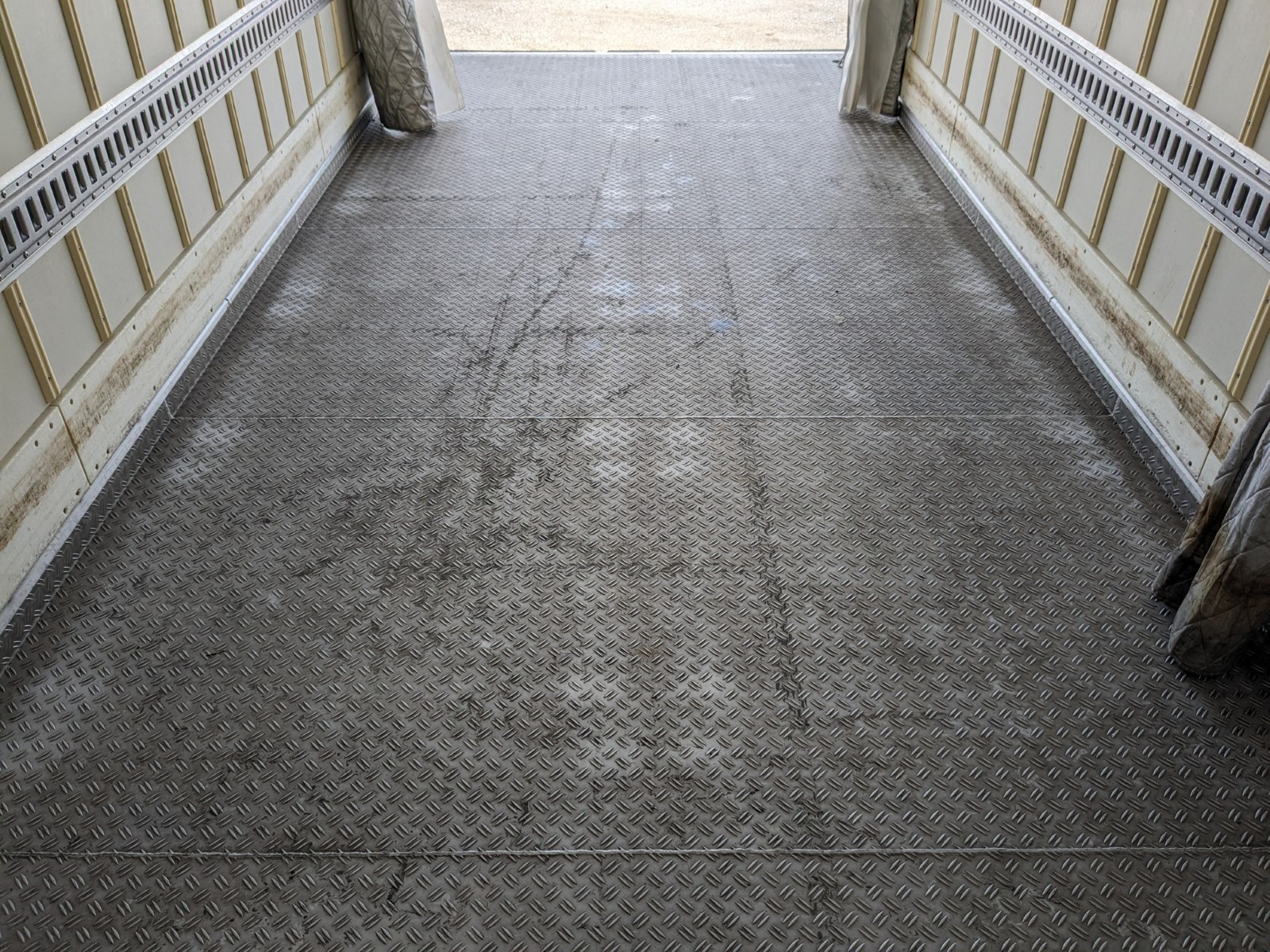 日野 レンジャー 2KG-FC2ABA(2WD)の写真21