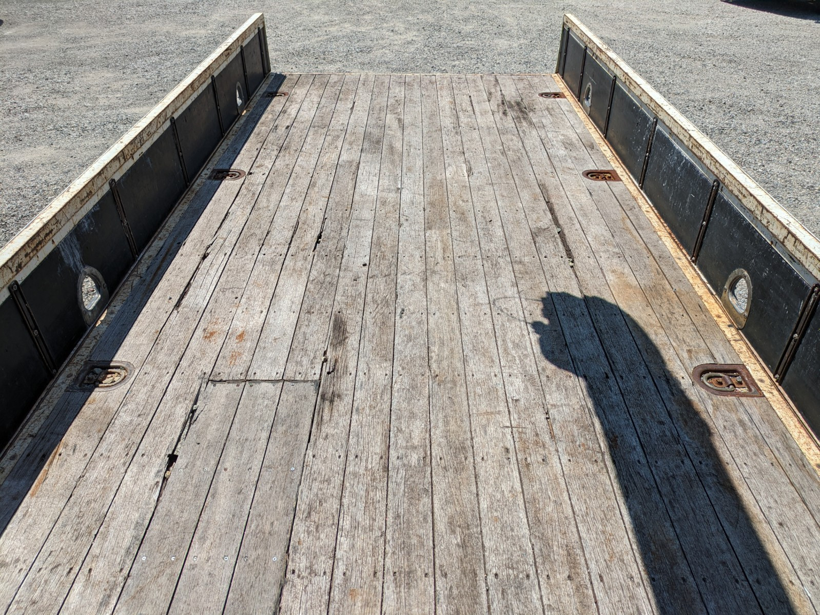 いすゞ フォワード 2PG-FRR90S1(2WD)の写真15