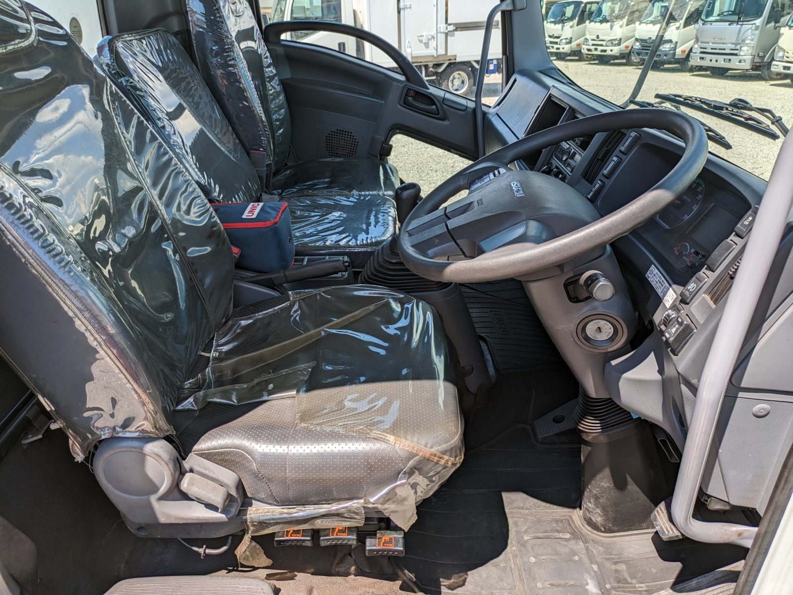 いすゞ フォワード 2PG-FRR90S1(2WD)の写真34