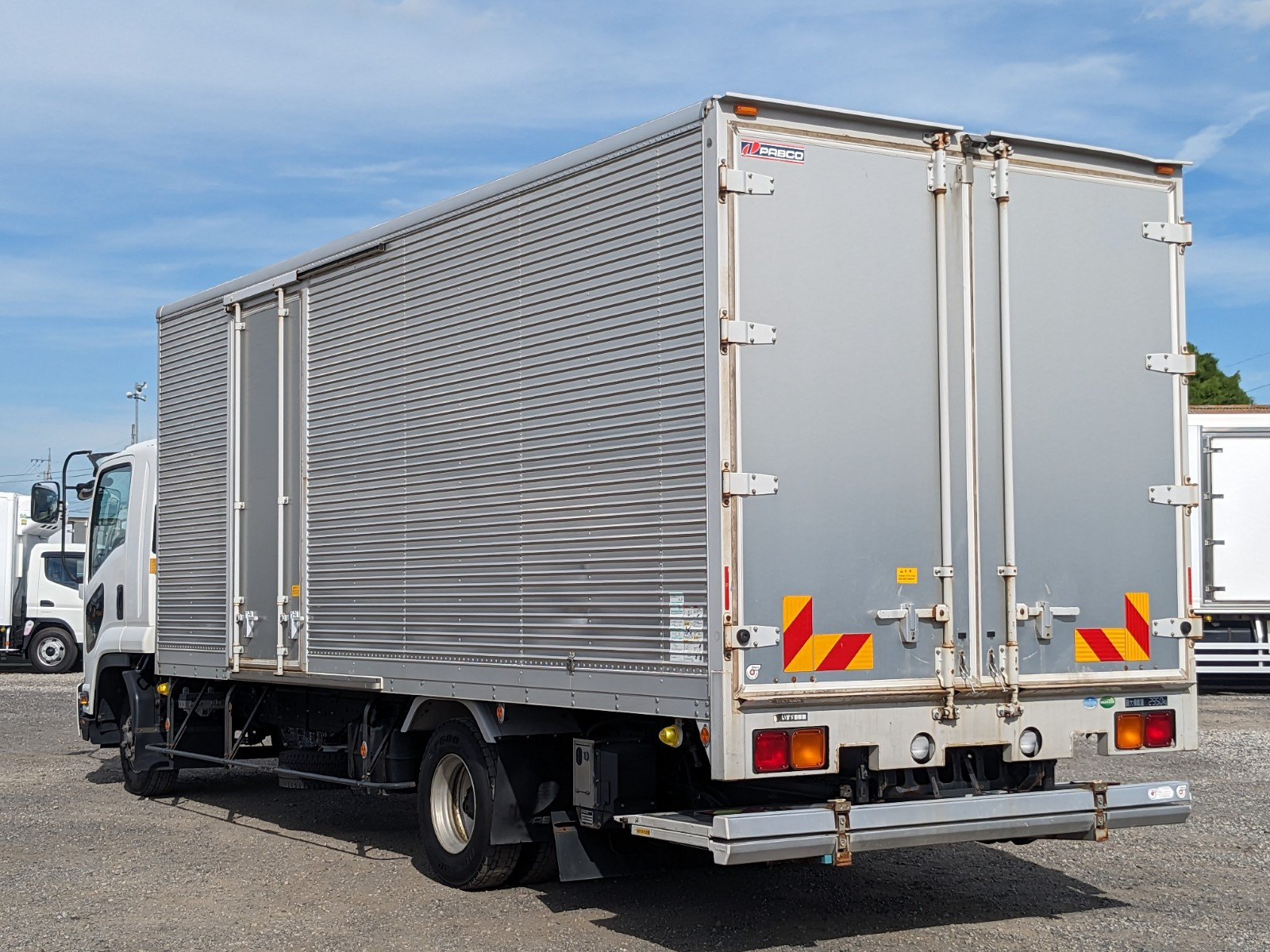 いすゞ フォワード TKG-FRR90S2(2WD)の写真4