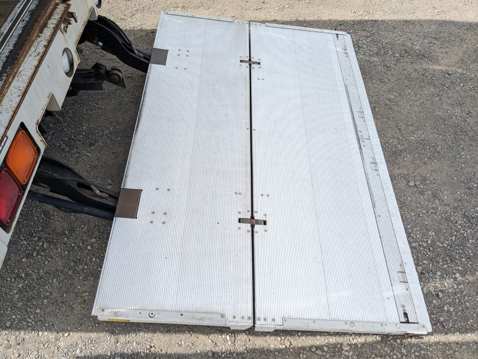 いすゞ フォワード TKG-FRR90S2(2WD)の写真11