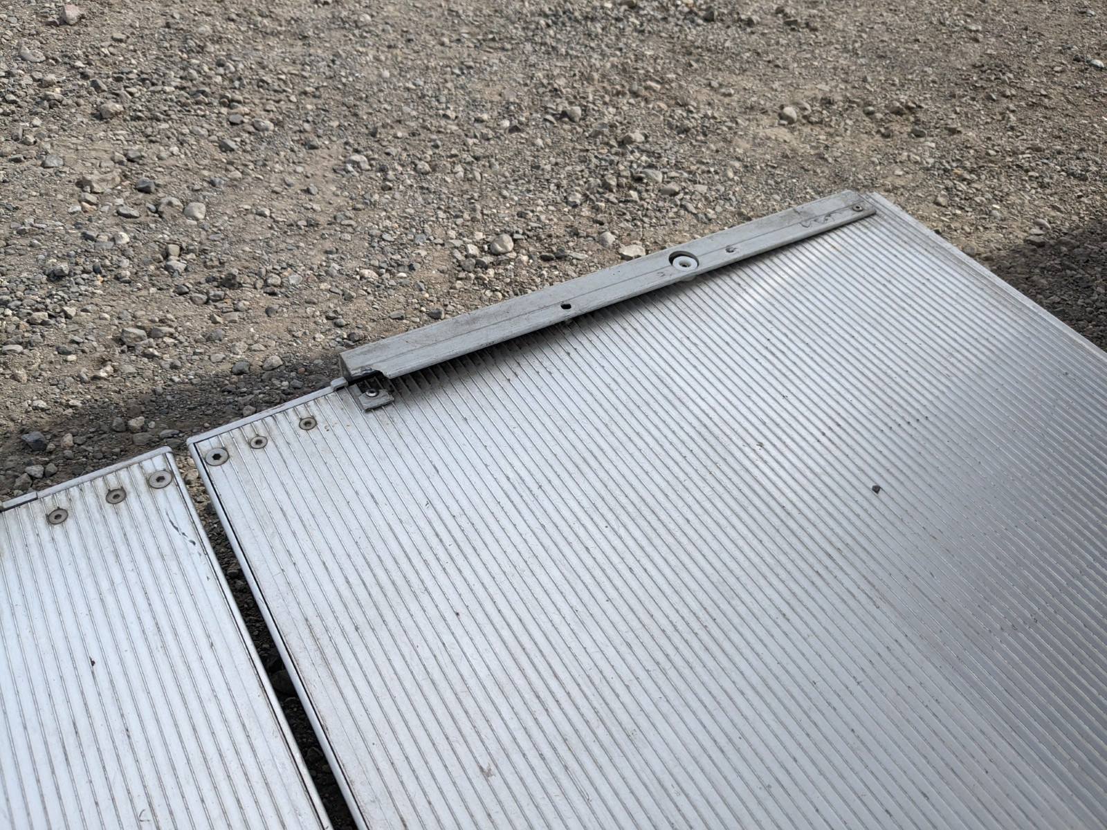 いすゞ フォワード TKG-FRR90S2(2WD)の写真13