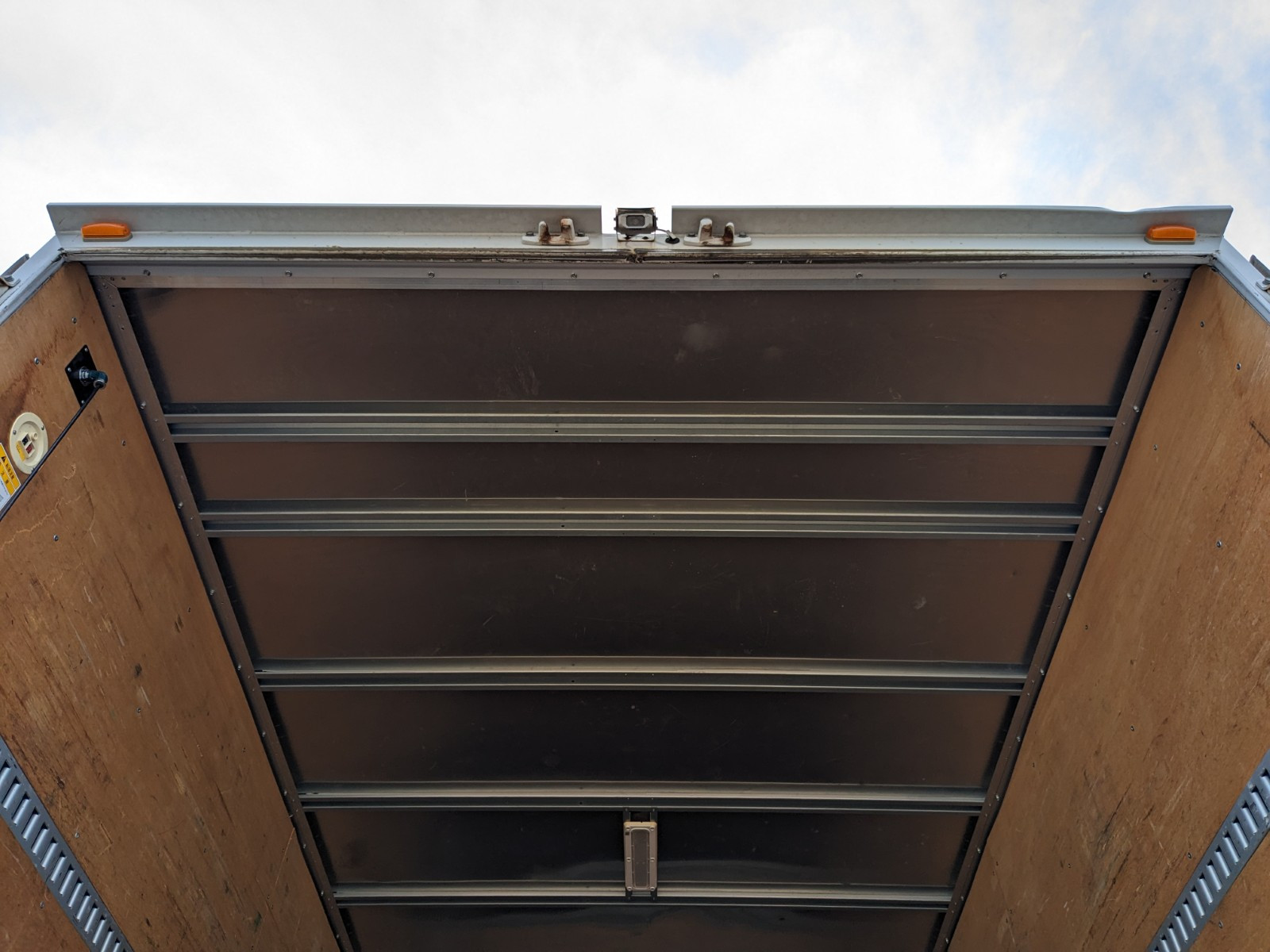 いすゞ フォワード TKG-FRR90S2(2WD)の写真16