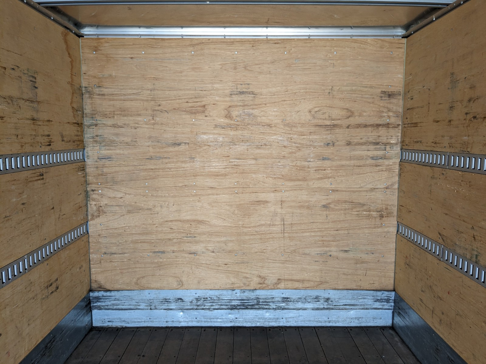 いすゞ フォワード TKG-FRR90S2(2WD)の写真21