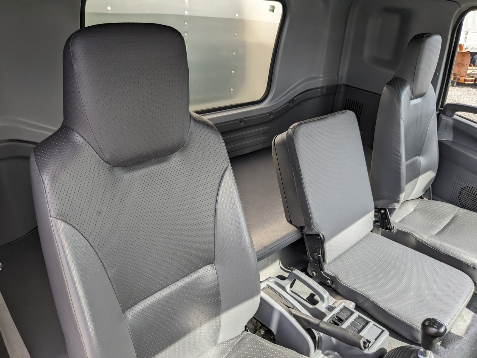 いすゞ フォワード TKG-FRR90S2(2WD)の写真42