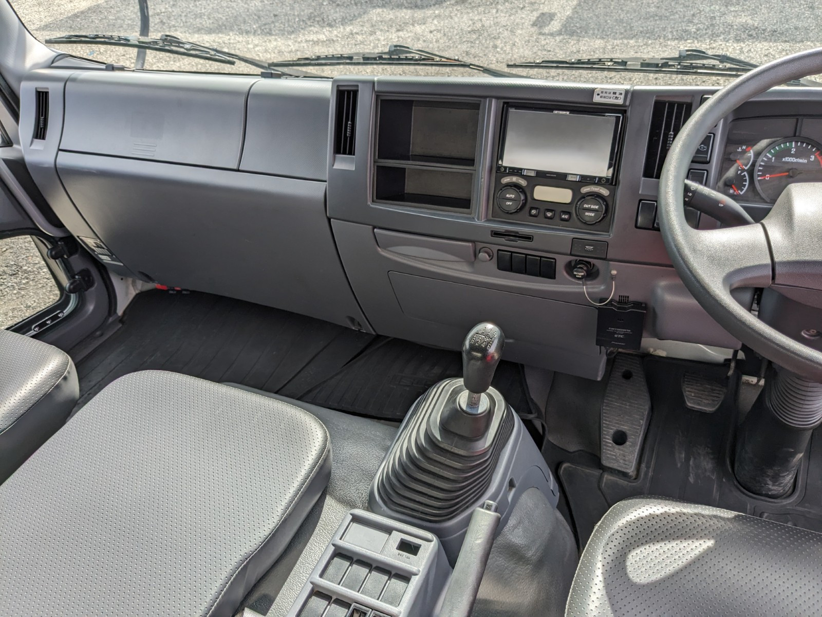 いすゞ フォワード TKG-FRR90S2(2WD)の写真43