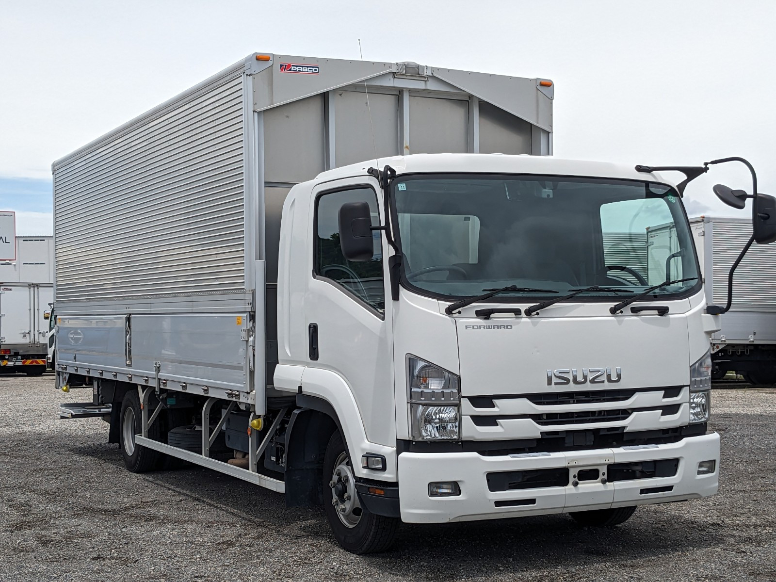 いすゞ フォワード 2PG-FRR90S2(2WD)の写真3