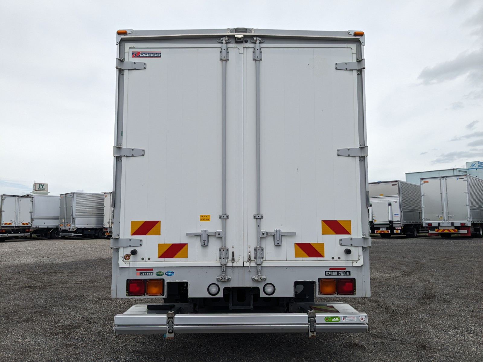 いすゞ フォワード 2PG-FRR90S2(2WD)の写真6