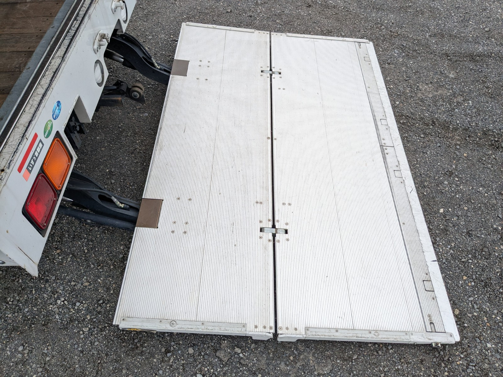 いすゞ フォワード 2PG-FRR90S2(2WD)の写真12