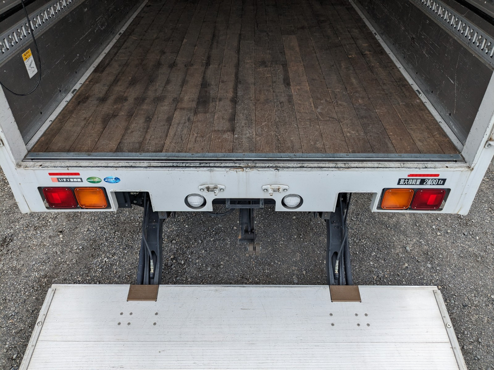 いすゞ フォワード 2PG-FRR90S2(2WD)の写真14