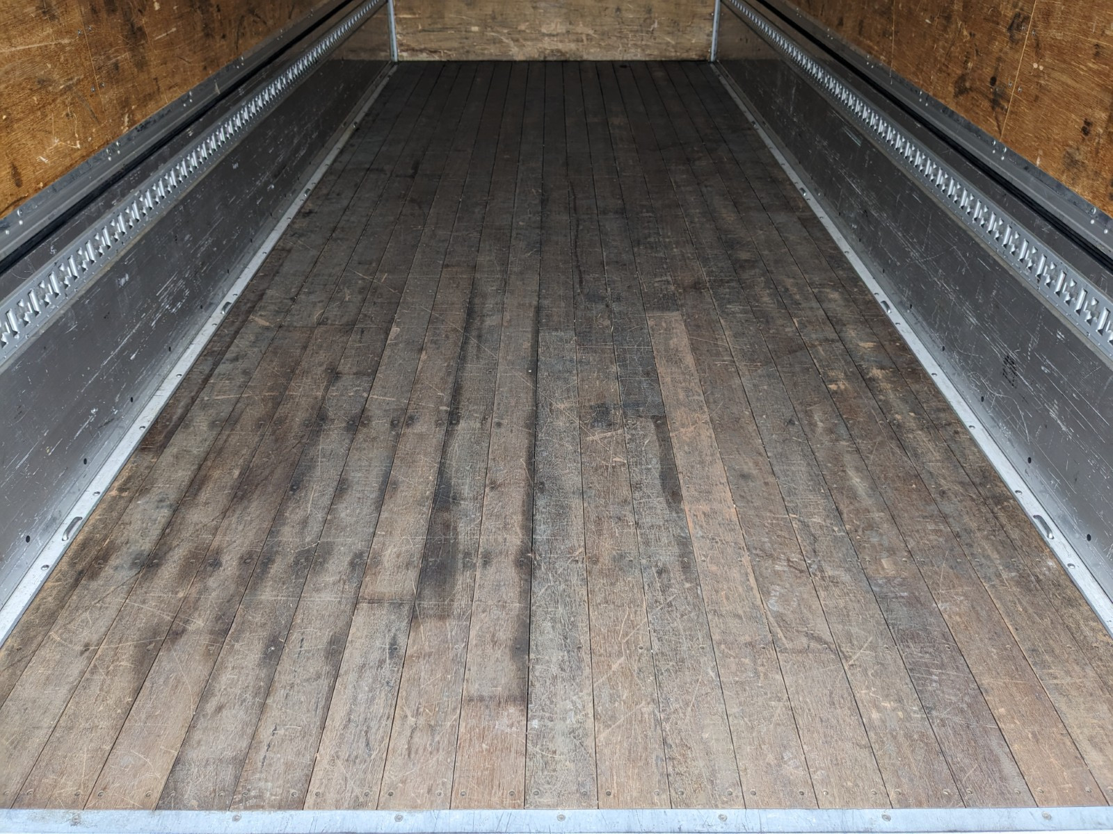 いすゞ フォワード 2PG-FRR90S2(2WD)の写真16