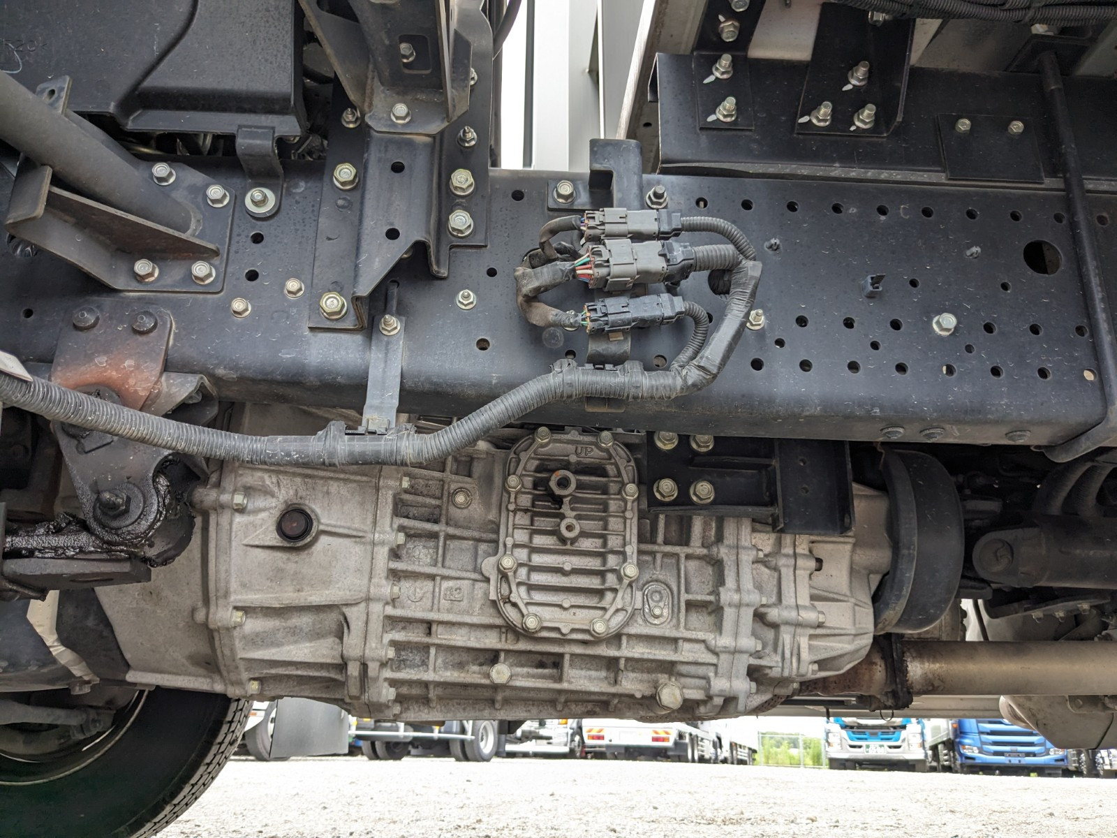 いすゞ フォワード 2PG-FRR90S2(2WD)の写真28