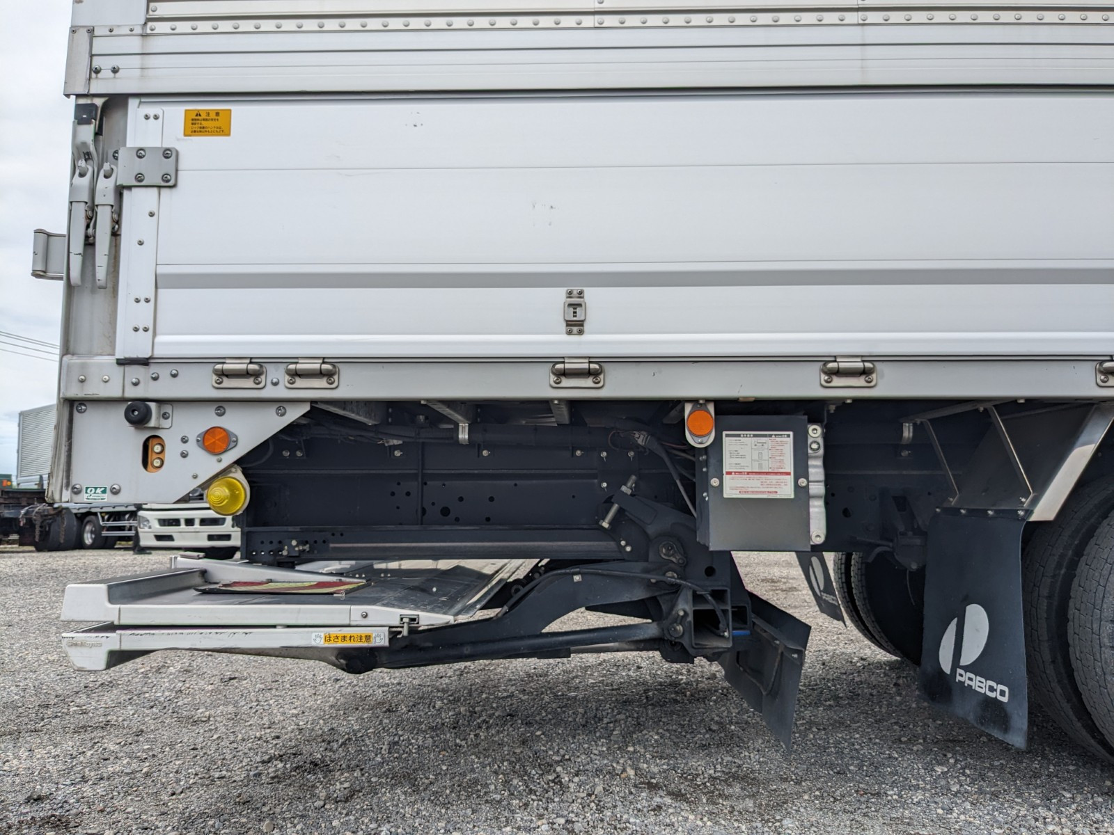 いすゞ フォワード 2PG-FRR90S2(2WD)の写真31