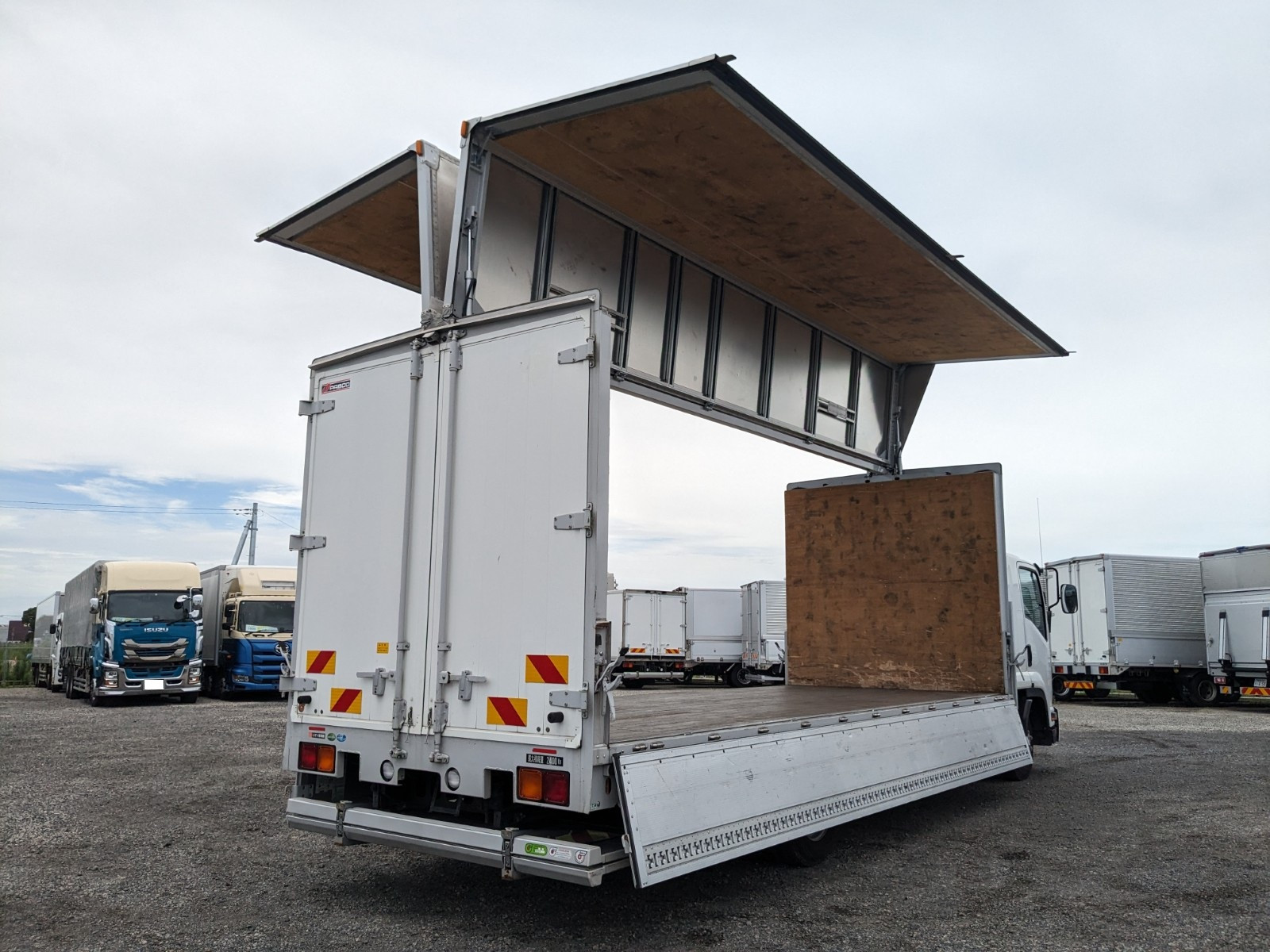 いすゞ フォワード 2PG-FRR90S2(2WD)の写真36