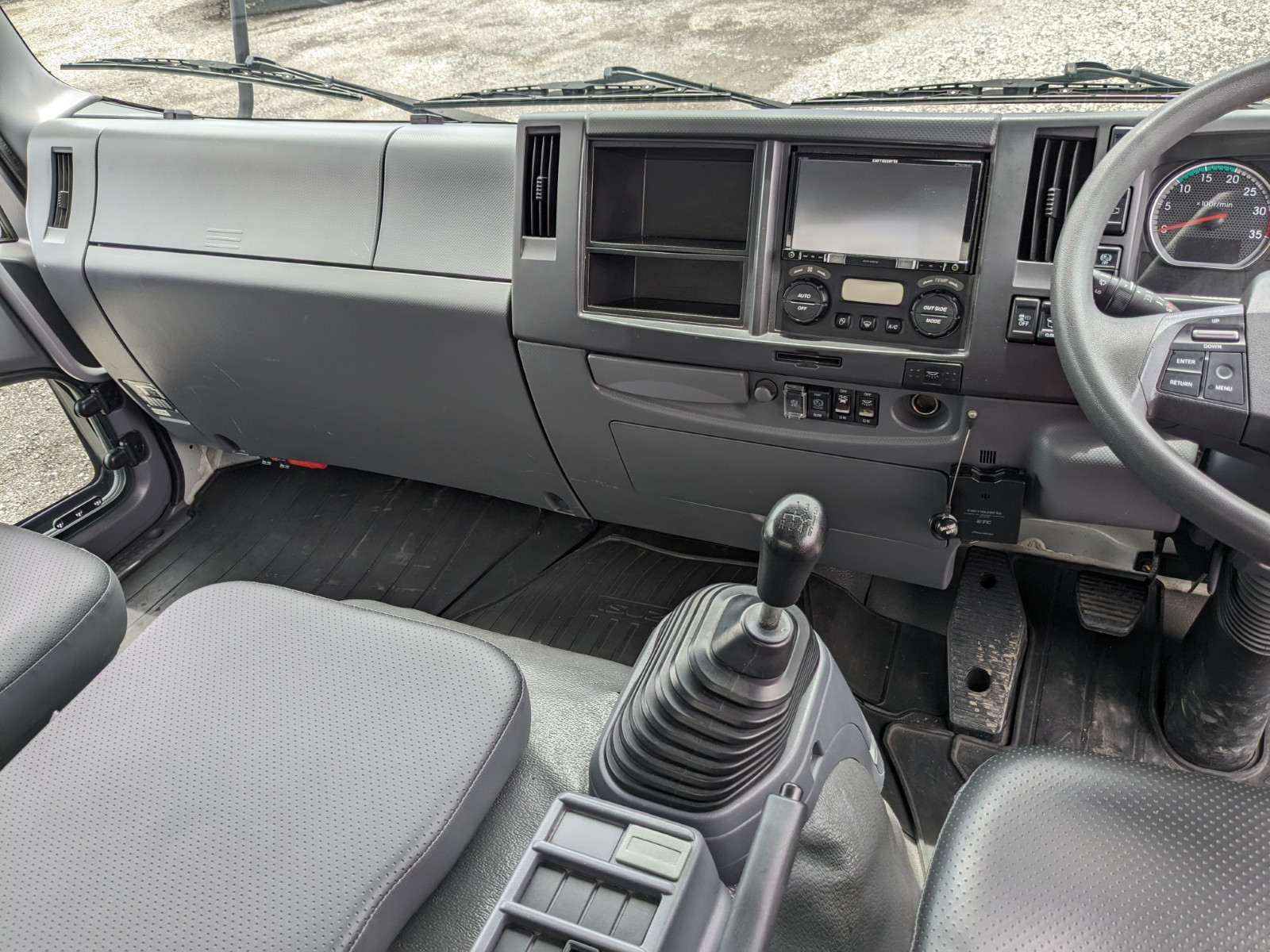 いすゞ フォワード 2PG-FRR90S2(2WD)の写真43