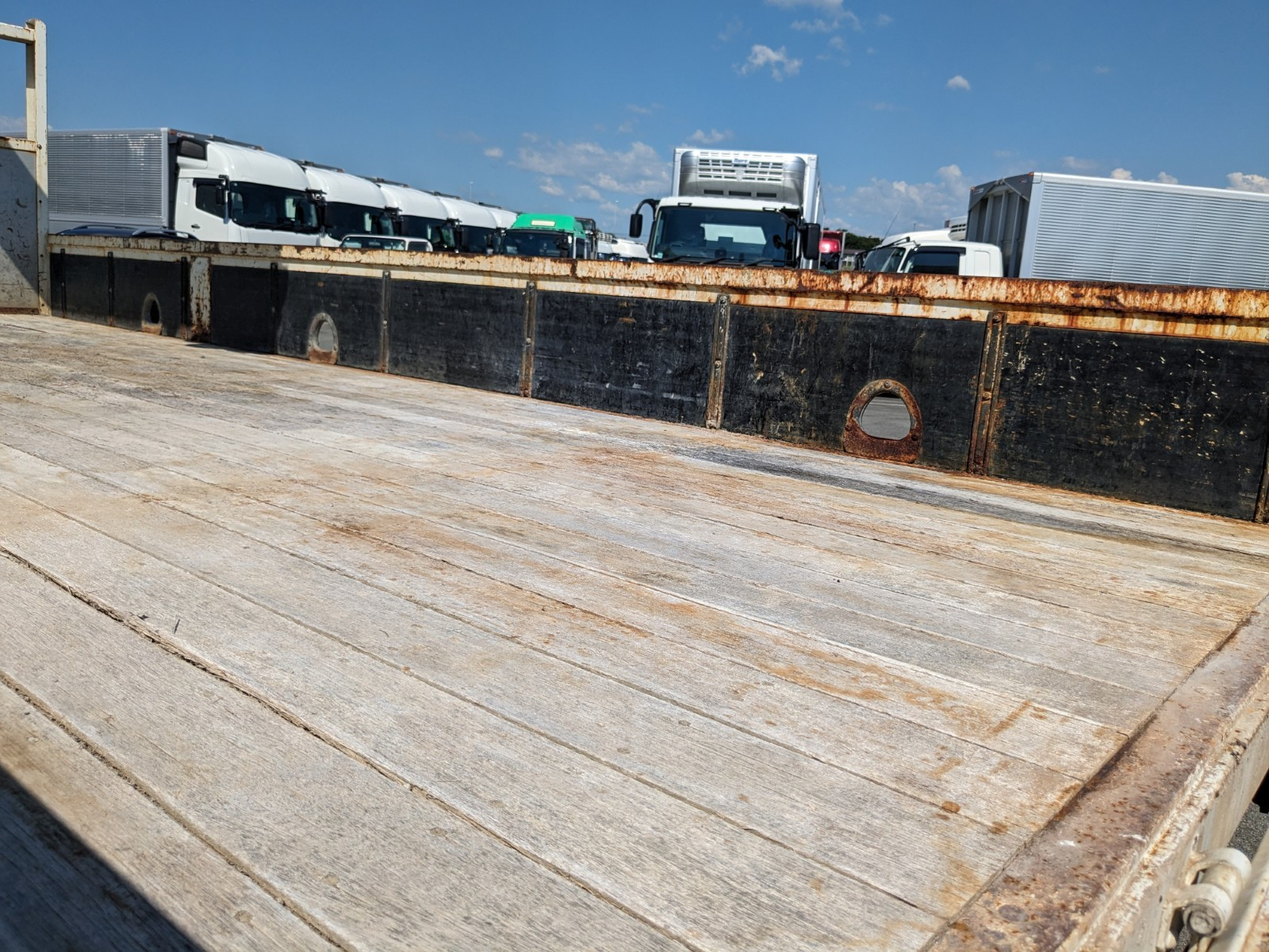 いすゞ フォワード 2PG-FRR90S1(2WD)の写真21