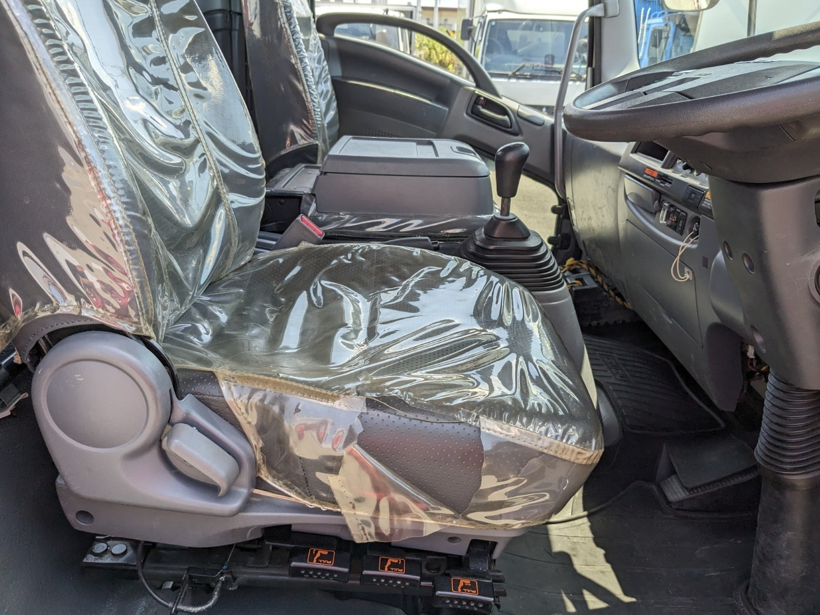 いすゞ フォワード 2PG-FRR90S1(2WD)の写真34