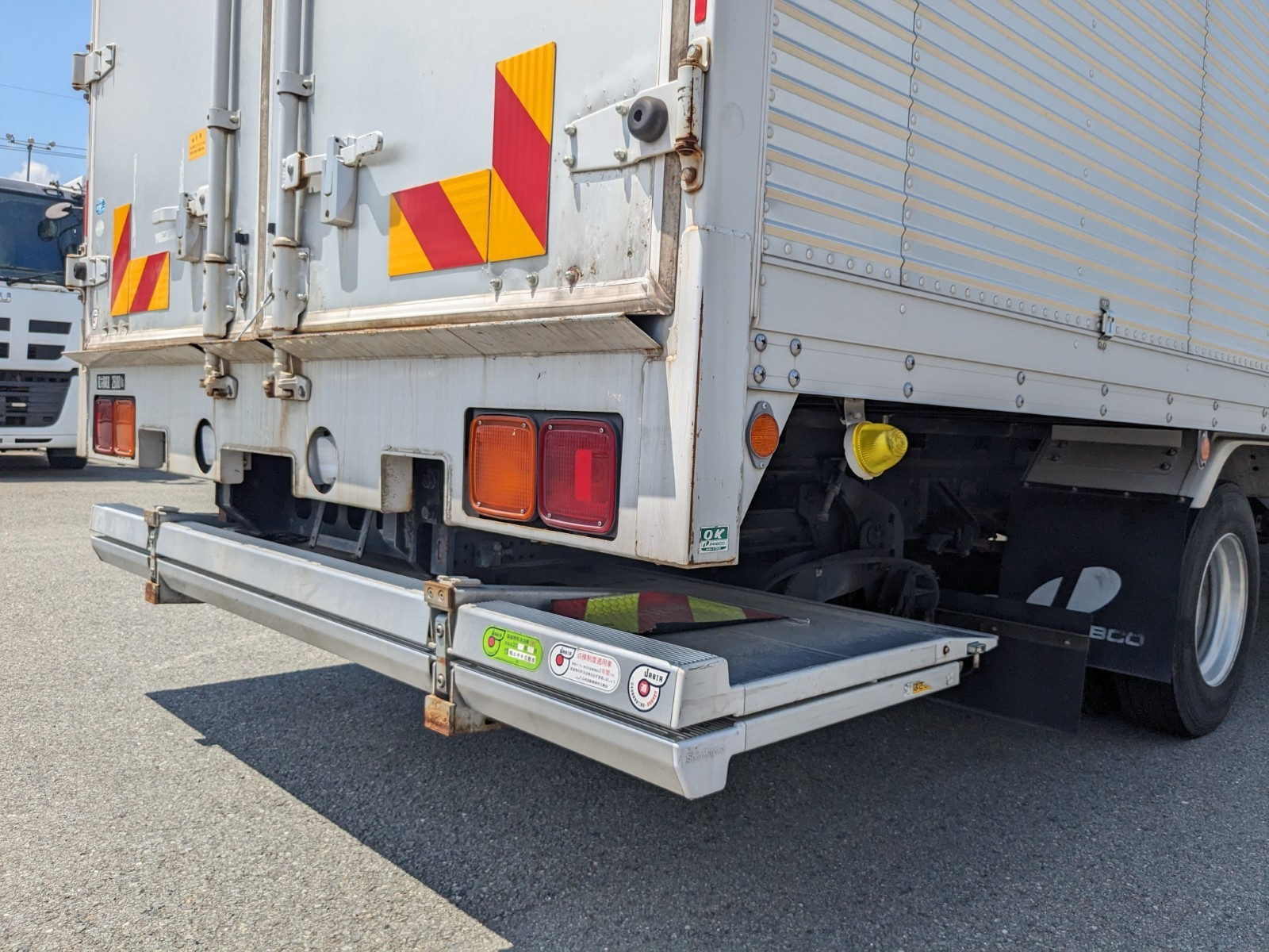 いすゞ フォワード 2PG-FRR90S2(2WD)の写真7