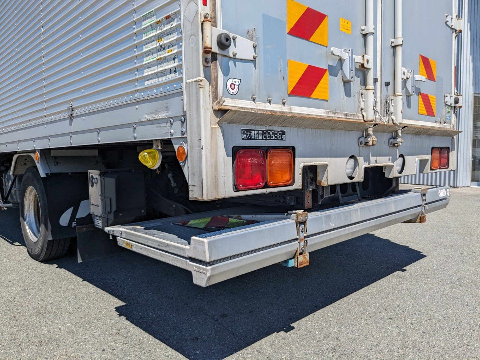 いすゞ フォワード 2PG-FRR90S2(2WD)の写真6