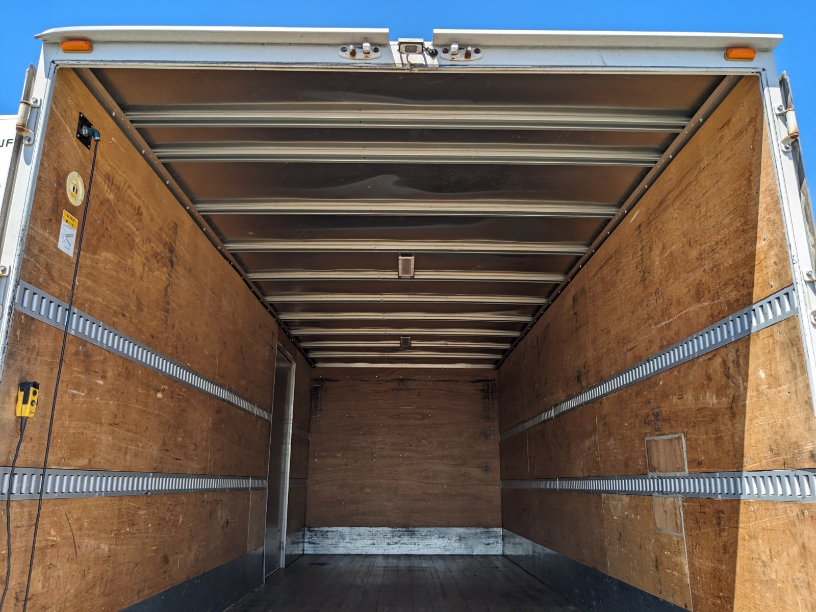 いすゞ フォワード 2PG-FRR90S2(2WD)の写真21