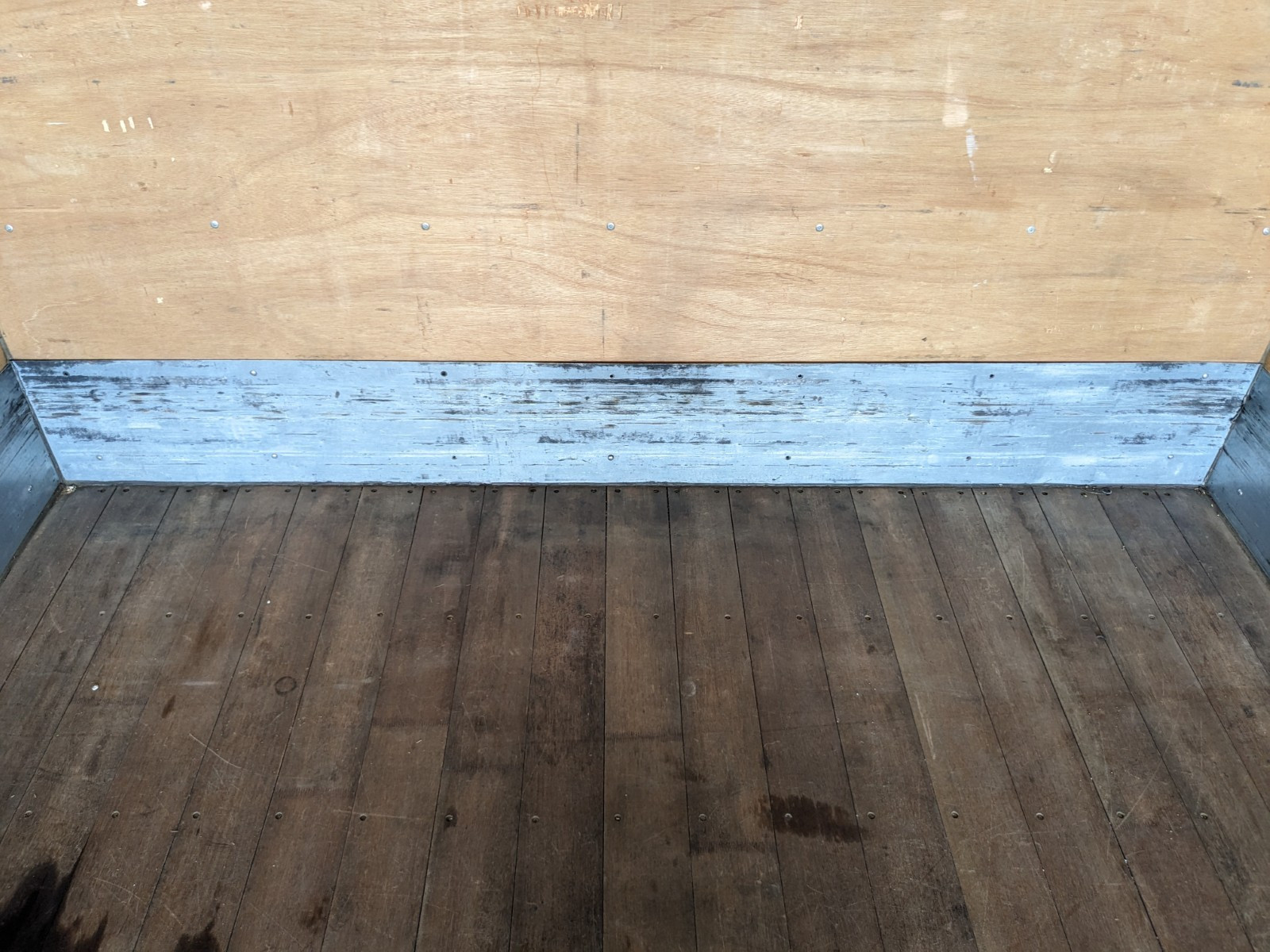 いすゞ フォワード 2PG-FRR90S2(2WD)の写真24