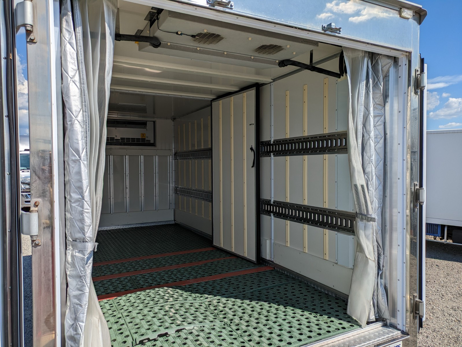 三菱 キャンター TPG-FEB80(2WD)の写真20