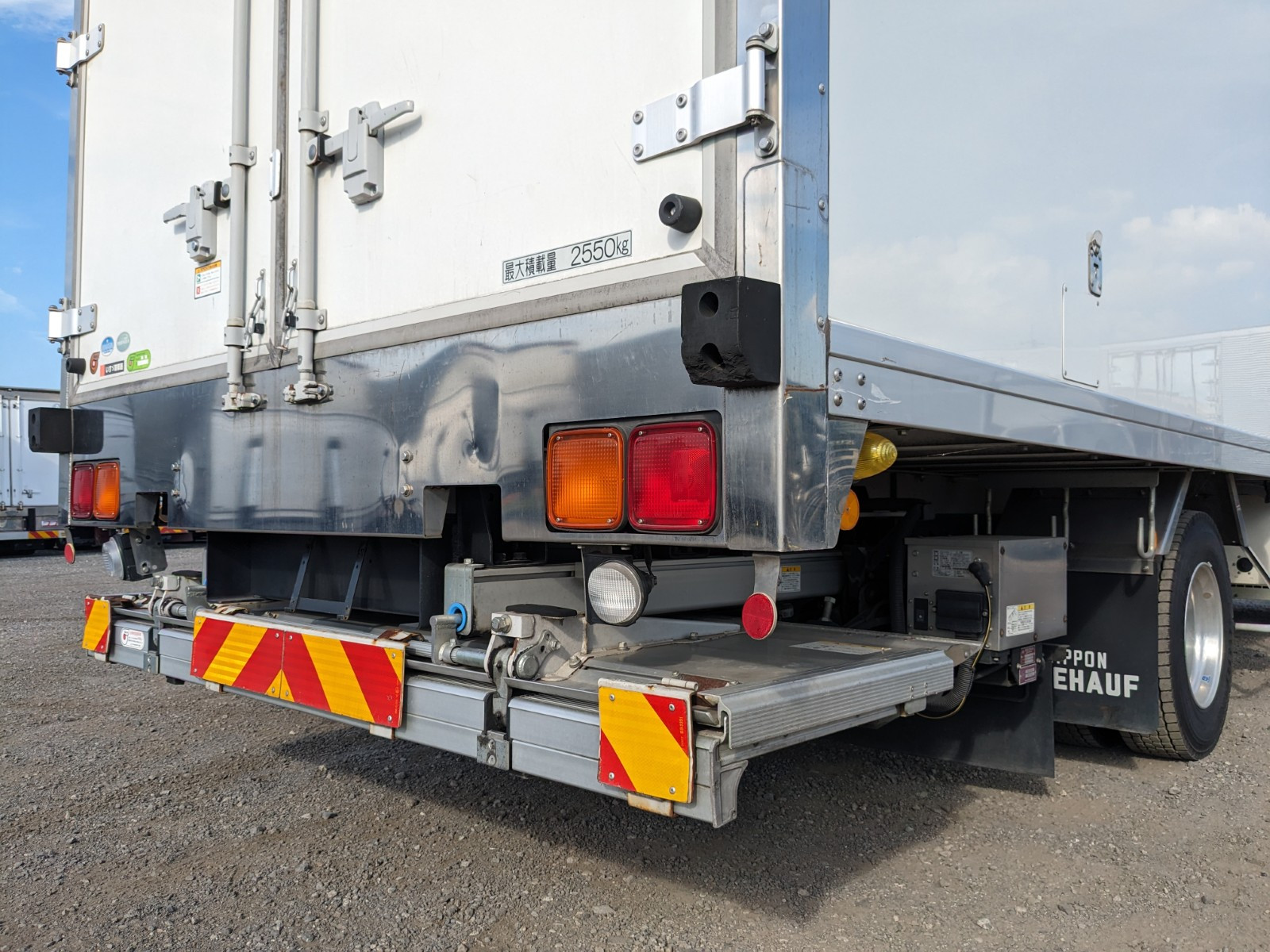 いすゞ フォワード TKG-FRR90S2(2WD)の写真7